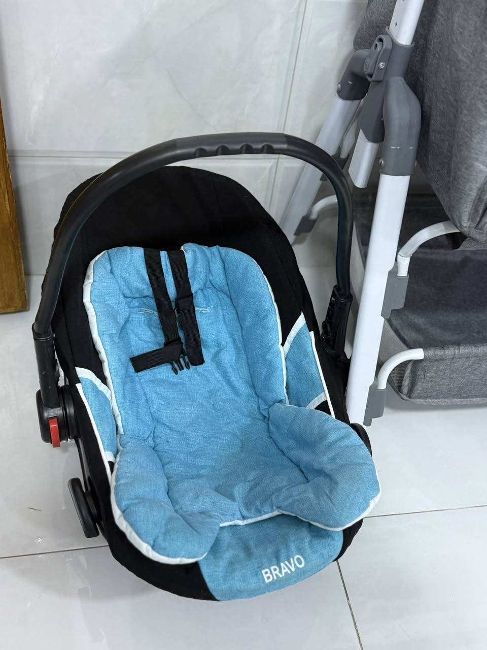 للبيع 
كاروك استخدام شهر  هو ودوشك وكرسي كولش نظيفات سعرهم ٥٠ الف 
بدونً توصيل


**إذا كنت صاحب هذا الإعلان وتريد حذفه لأي سبب، رجاءا أرسل رسالة إلى الدعم الفني**