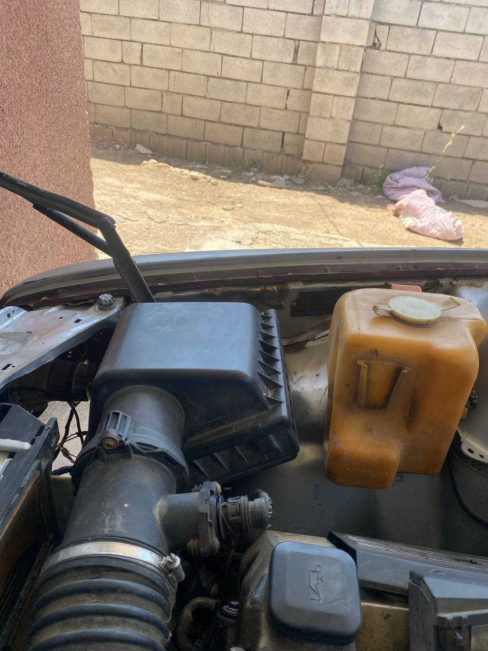 السلام عليكم اخواني
مكلف بالنشر الاتصال بصاحب السيارة رجاءاً 
للبيع  بي ام 92 حجم 730 مكينه وكير وصدر كفاله بسمي سنويه ساقطه ب2023 رقم انبار تاخذ مني تحويل اخوان السياره مال تعمير مو تجيني وتكول السياره تريد ادري تريد تره. مكاني واسط الصويره رقمي *********** سعره 35 وبيه مجال بسيط
