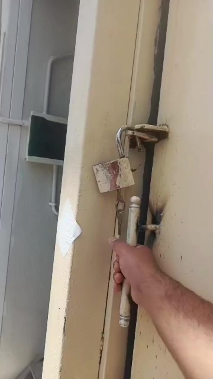 متوفر مخازن للايجار في بغداد شارع فلسطين
الضلال كافة المساحات والخدمات متوفرة من  إدارة 

وحراس 24ساعة وكامرات وصحيات ومنضومة حريق 

للاستفسار الاتصال على الرقم ***********
