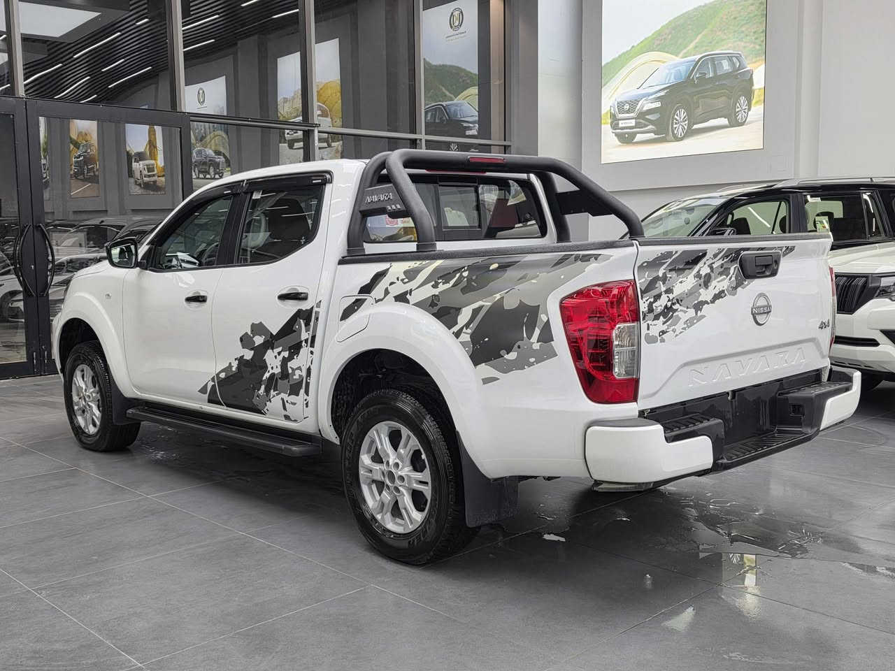 • نيسان نافارا SE
• الموديل: 2024
• المسافة المقطوعة (العداد): 0 كم 
• المحرك: 2.5 لتر
• عدد الأسطوانات: 4 سلندر
• عنوان الشركة أربيل شارع مخمور
• شركة: #KUWAITCARS 
• أرقام الاتصال:
• ***********
• ***********
