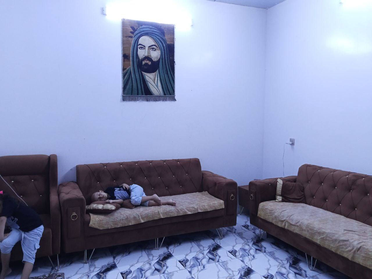 بيت تجاوز للبيع مساحته 100 من غير الحديقه عنوانه بغداد تقاطع درويش ب كفائات السيديه بشارع جنانه بين بنائه جديد السعر 16
***********
