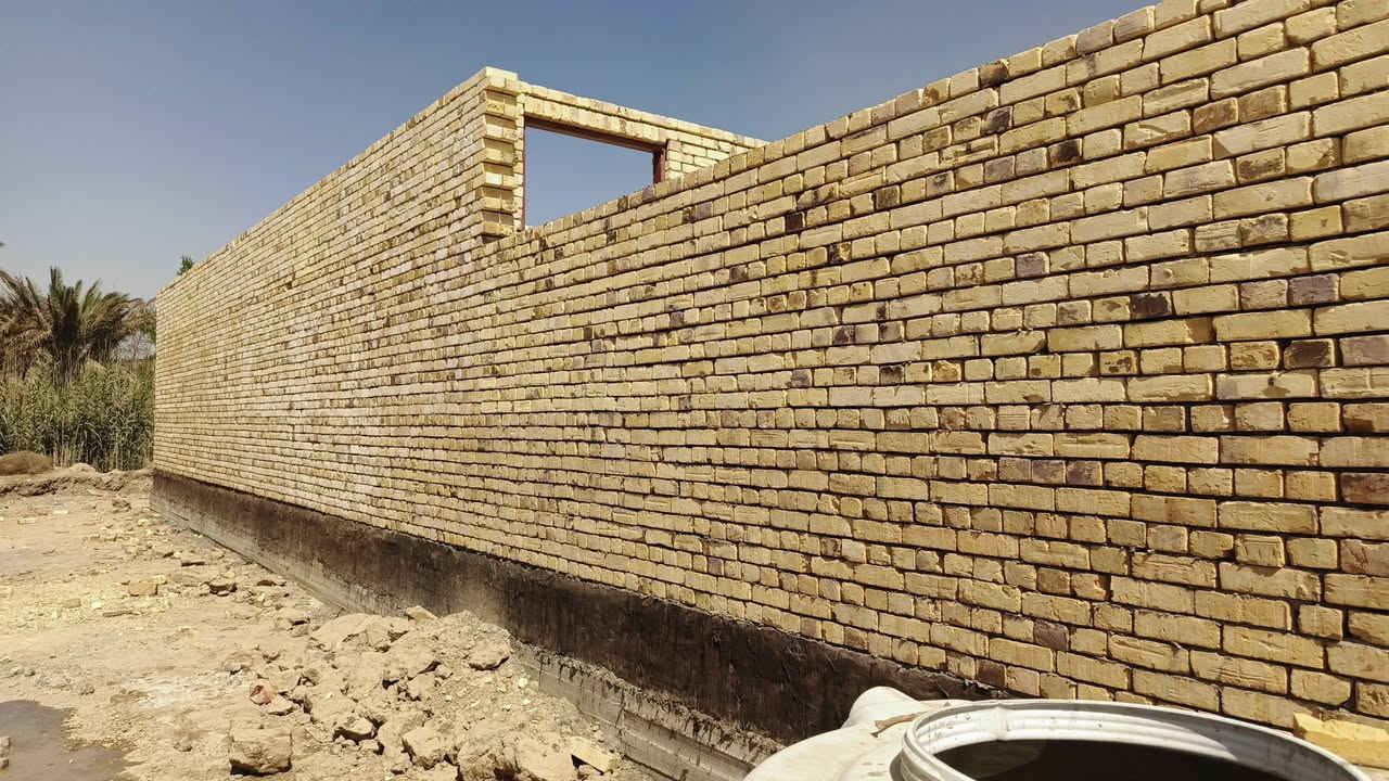 السلام عليكم خلفه بناء متفرغ اشتغل طابوك بلوك مكطوعة أو علدبل وهاذة رقمي ***********
