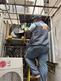 خدمات تبريد • تنظيف ونصب وصيانة • R22 و410