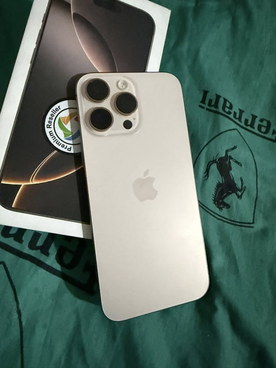 للبيع ايفون 16 برو ماكس *********** واتساب فقط قيم واخذه بل يرضي الله
