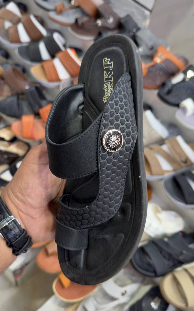 شحاطة رجالي كوفي جيلاتين طبي درجة اولى 
كارتون 12 قطعة علبة لون وموديل واحد. 
سعر الكارتون 76 ألف 
🚛يوجد توصيل لجميع المحافظات. 
📲 قناتنا الرسمية على التليگرام:
https://t.me/lady_shose
✅ تابع قناة آلَشّـمِــــــسً لَلَجَ ـمِـلَهِ على واتساب:
https://whatsapp.com/channel/0029VaxGBzjEKyZ8HyWSgC03
📞 واتساب الحجز والتواصل:
***********
