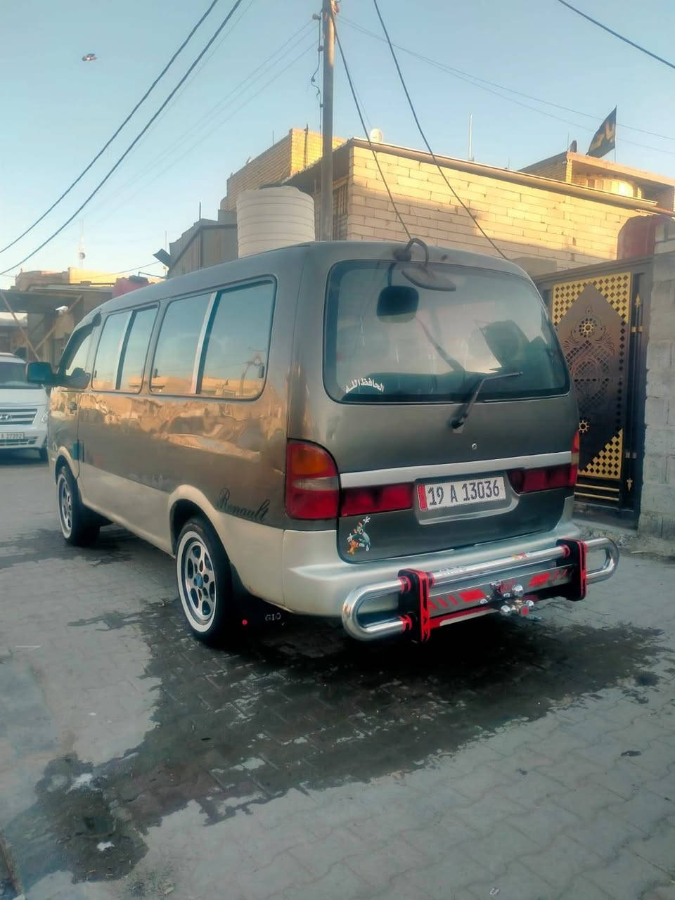 السلام عليكم للبيع بريجو موديل 2001 رقم كربلاء انكليزي سنويه2030سياره بلاديه كلهه ماعده الربع الي وره باب السلايت صبغ مكينه وكير واكسن كله جديدتخم تاير جديد الشراي يتصل مكاني صويره ***********
