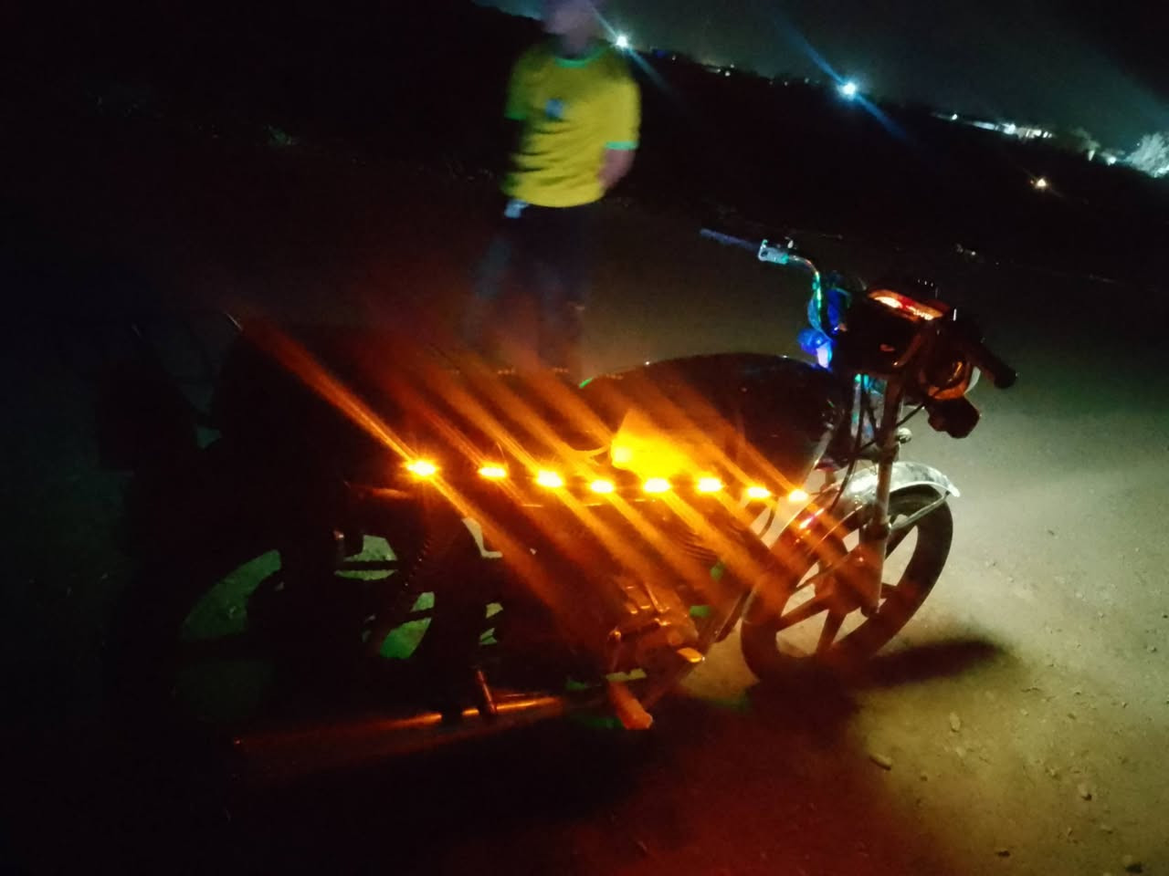 سلام عليكم دراجة للبيع
شغالة كهربائيات شغالة سلف هندر 
اوراق موجود السعر خاص 
العنوان ديالى خالص


**إذا كنت صاحب هذا الإعلان وتريد حذفه لأي سبب، رجاءا أرسل رسالة إلى الدعم الفني**