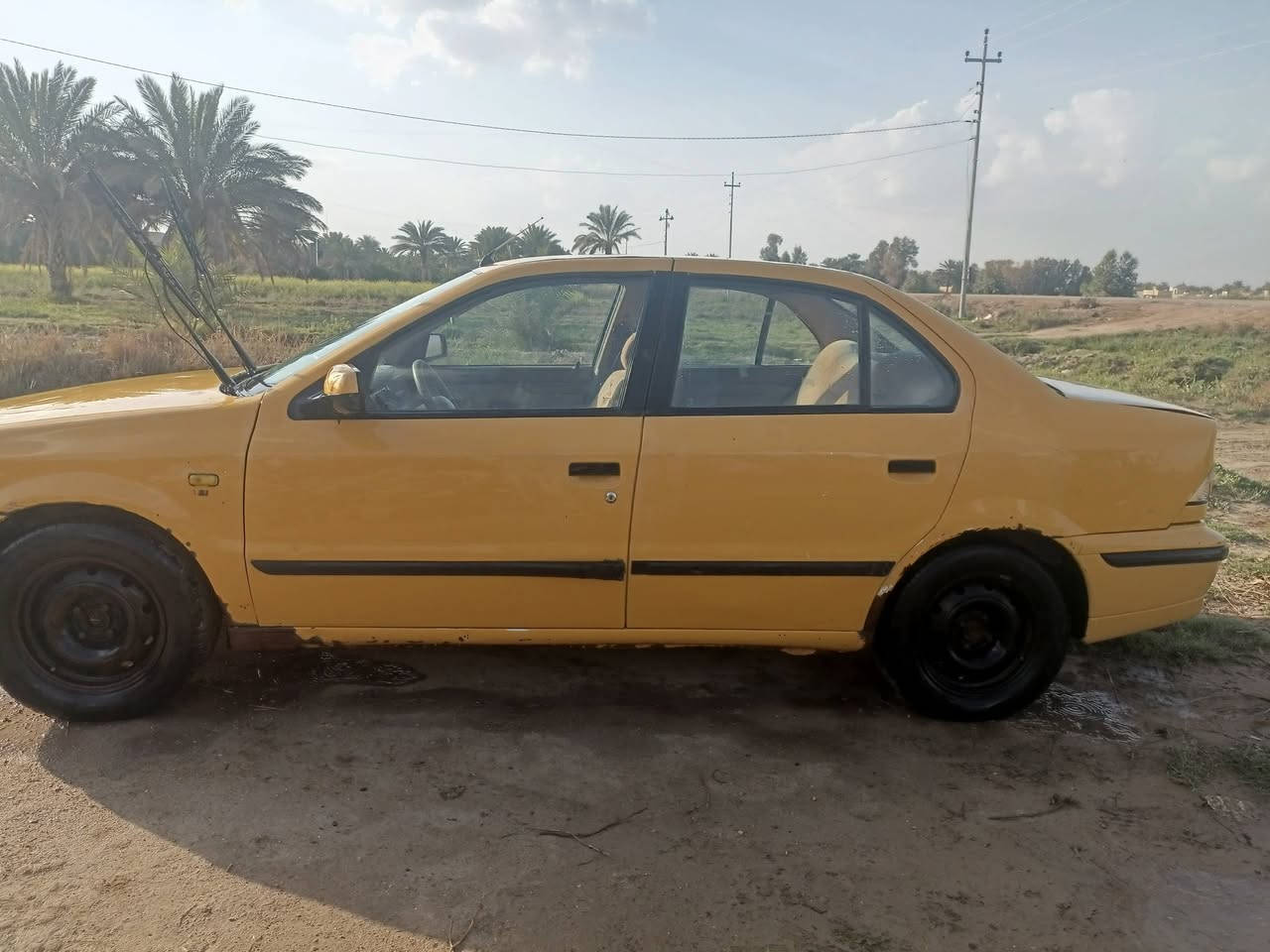 السلام عليكم سمند موديل 13 رقم ديوانيه  بسمي   نظيفه ايد وحده شايله روحه  شوفه العين بيه تنقيص قليل  درايم شفت جديد بدلته  هايدروليك للفاور جديد كهربائيات شغاله  سعره 23 وبيه مجال 
اتصل وتدلل ***********
