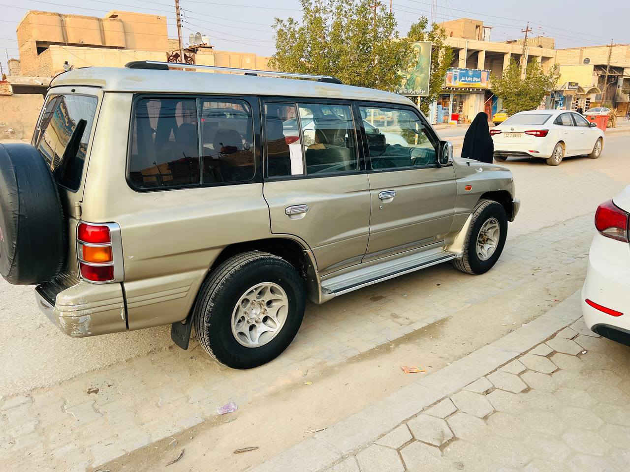 سلام عليكم من رخصه مدير الكروب سياره موديل 2000 باجيرو جاهزه سياره خير من الله رقم ***********) ***********
