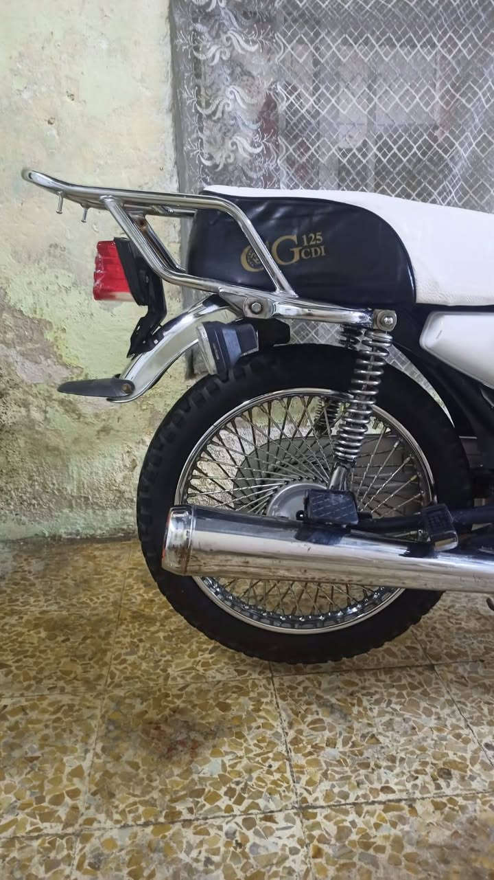 السلام عليكم ماطور للبيع ماكينه 18 والباقي 19 مطار خير من الله مفتوح مره واحده تحريكم نار ماطور كامل ما تصرف عليه ربع وايرمانيه كلها شغاله الشراي يطب خاص بخير ويتدلل الموشاري لا يتعبني الخاص مفتوح ما اجاوب على التعاليق السعر 400 وبي مجال الطيبين هذا الرقم بواتساب مكاني الرشيديه رقمي ***********
