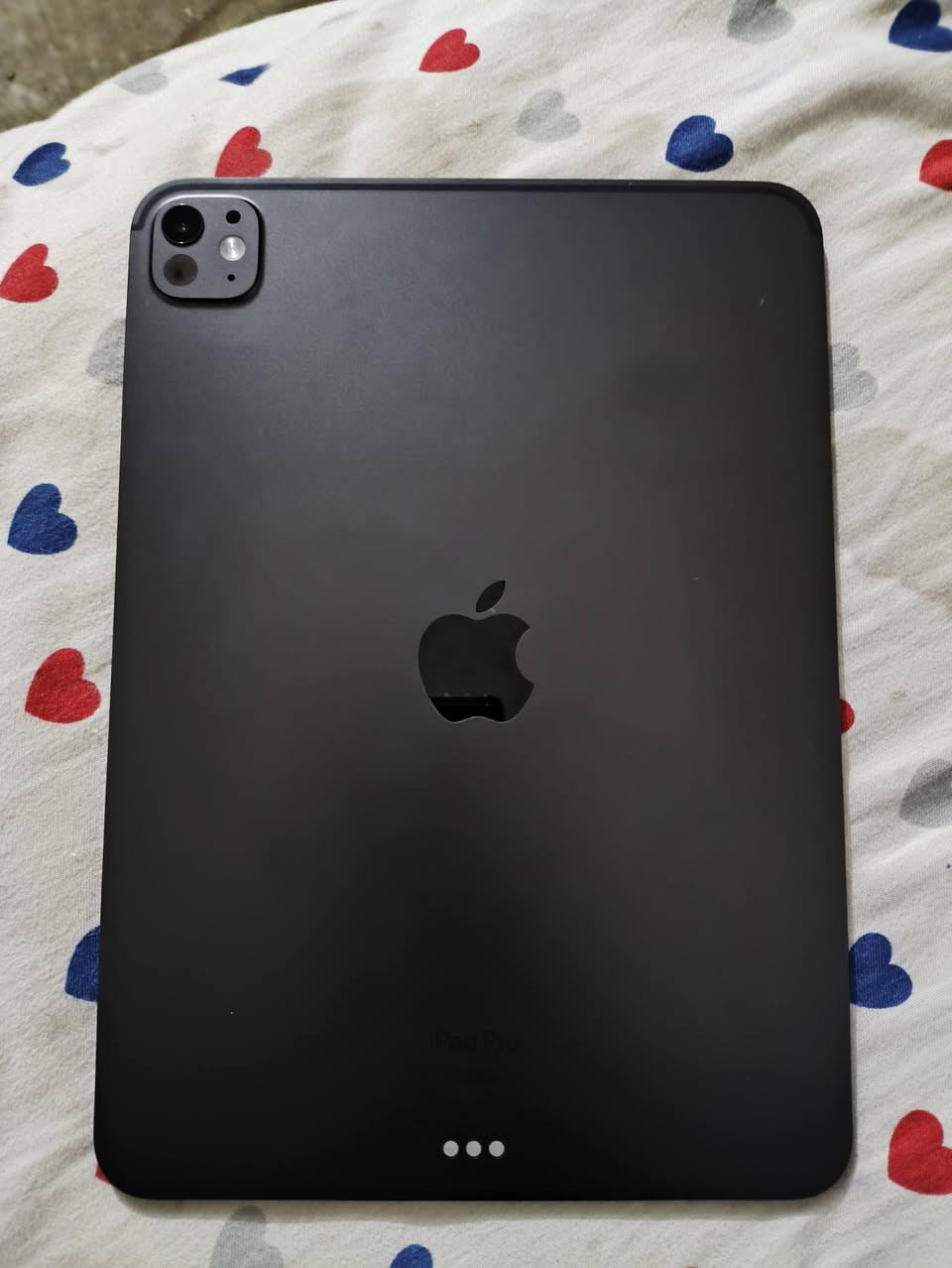 السلام عليكم ايباد m4 بعده لوك زلغ واحد مابيه ولا طبع ولا اي شي تاخذه من بيتي واي شي بيه تاخذ فلوسك وفوكهن الايباد اطيك ضمان شگد متريد ذاكرى 256  وبطاريته 98 يعني ممتعوب وياه حافظه دفتريه ولاسق اصلي مع ملحقاته وياه سماعه العاب وجميع الالعاب يشغلهن 120 والسعر 950  بعد اقوى معالج مكاني ناصريه وهذا رقمي ***********
