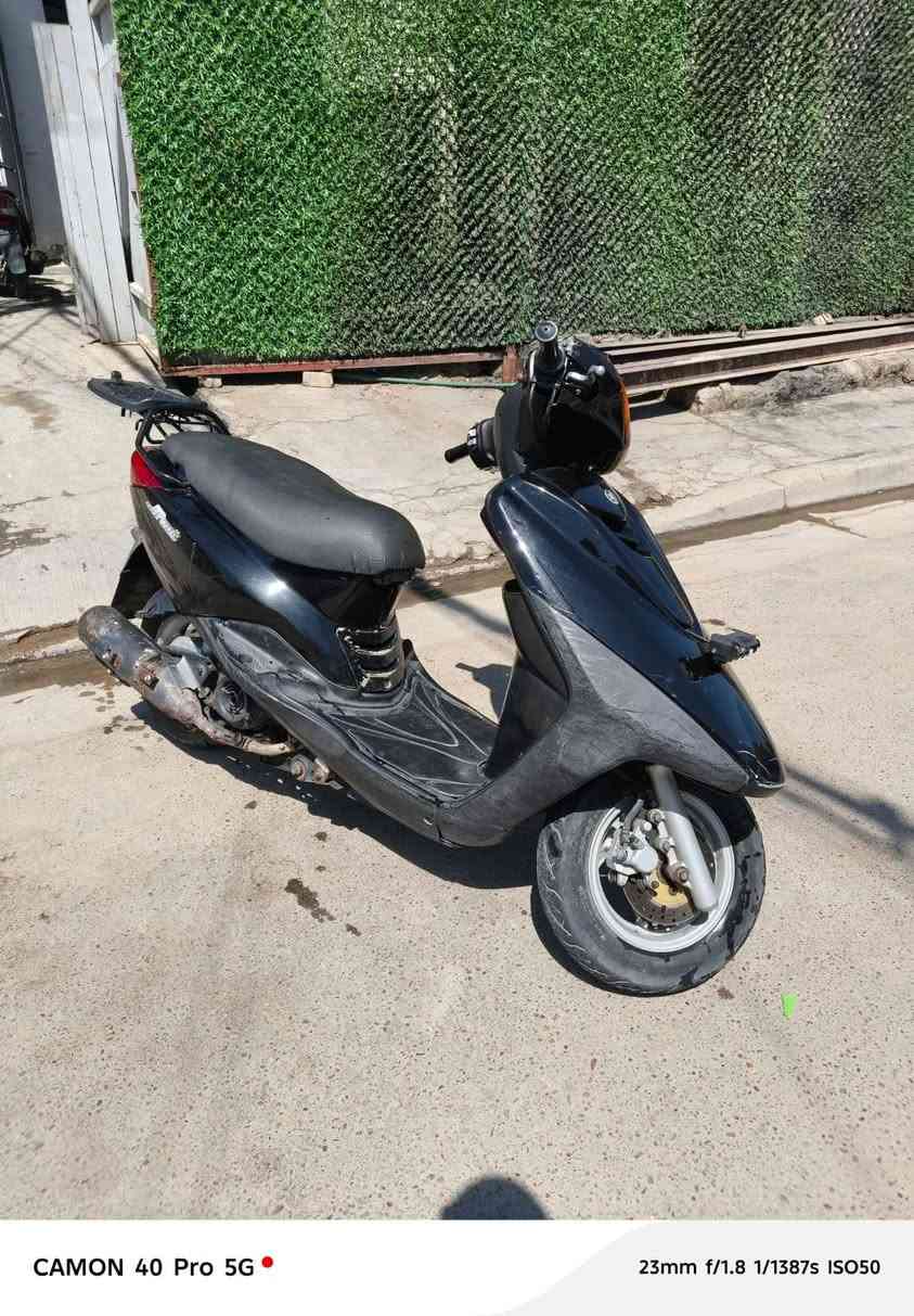 دارجة اكزز نضيفه وخير من الله بيها بس السلف واكف بيها هندر واحد تشتغل دراجة نضيفة من البيت للأسواق بس للبيع السعر ٤٠٠ وبيها ومجال قليل للتواصل
***********
