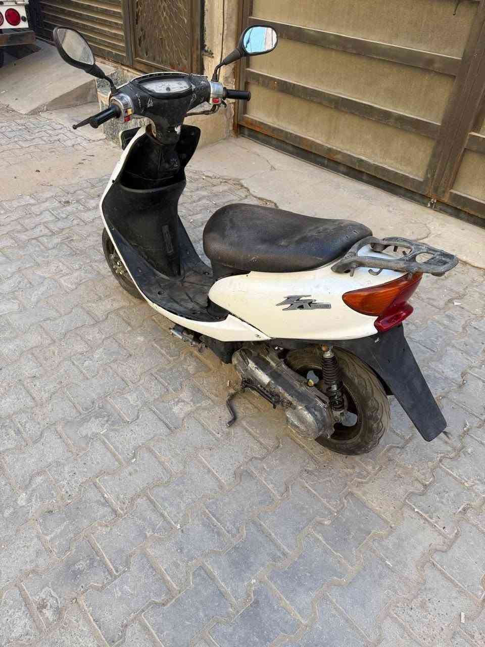 سلام عليكم شباب دراجة عصفورية نكرة سلف هندر اشاير لايت عالي ناصي هورن عالي قفل سكان قفل جنطة كيلو متر عداد بانزين دراجة نضيفة كلش ومكفولة كفالة عامة وبلعافية على الياخذهة مال جناي الله يشهد تاخذهة وتترحملي عليهة مكاني بغداد الحرية السعر الشراي يراسلني خاص او يتصل بالرقم *********** بي واتساب واهلا وسهلا بالجميع
