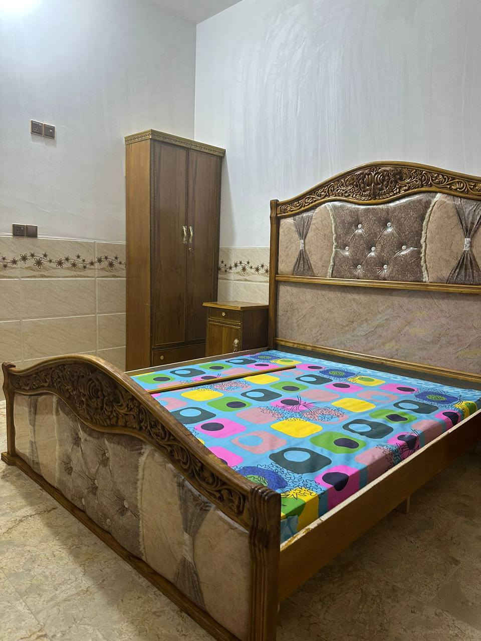 غرفة 4 ابواب 
الوجه صاج الداخل خشب عادي  القاعدة 
بلوك الضهر جرجوبة براغي 

*القياس 
الكنتور ارتفاع   220 سم وعرض 240 سم 

توصيل بغداد مجانا اطراف 25
توصيل محافظات قريبة 75

السعر 840 الف بغداد, العراق


**إذا كنت صاحب هذا الإعلان وتريد حذفه لأي سبب، رجاءا أرسل رسالة إلى الدعم الفني**