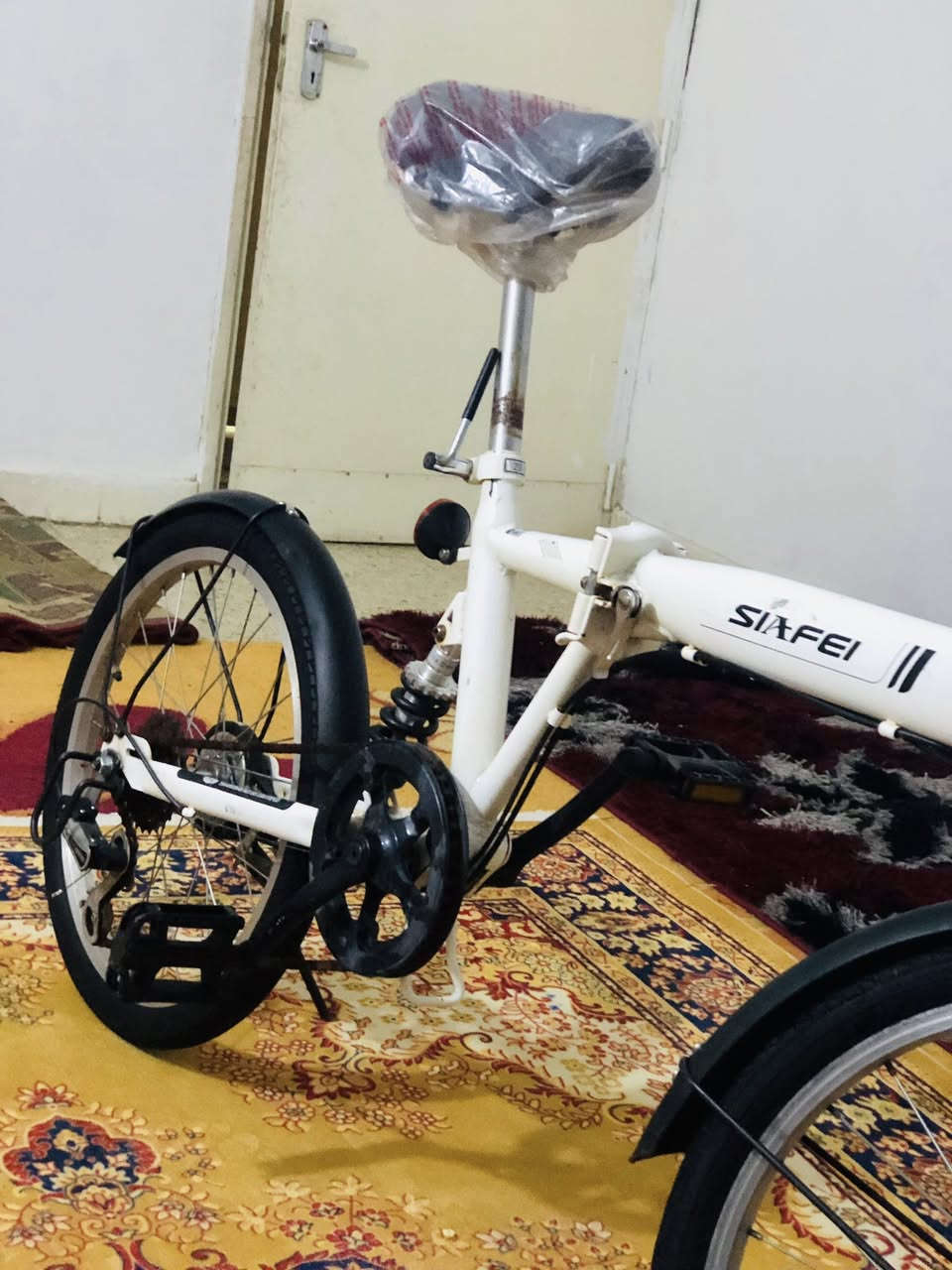 السلام عليكم بيسكل للبيع SIAEI ياباني دبل حجم 20 6️⃣نمر
المكان : ديوانية الإسكان 
للاتصال : ***********
