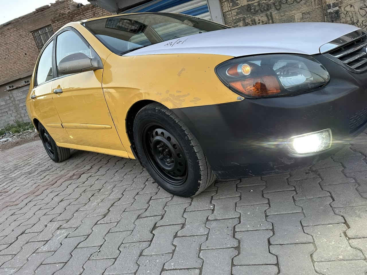 للبييييييييع كيا سبكترا 2007 مصفره هيئه وغرامات بأسمي تحويل ثاني يوم رقم بغداد مشروع وطني  حادث امريكا جاملغ خلفي وباب خلفي السياره جاهزه على اخر حبايه ترايه يخبل ناعمه حيييل السياره مسويله ادامه كامله دينار متصرف عليه

نقصه فقط تبريد بس غاز انشاء الله 

السعرررر قفل من الاخير 69 ورقه قفل قفل الشراي يتصل 

واني حاضر *********** 

مكاني ديالى بعقوبة
