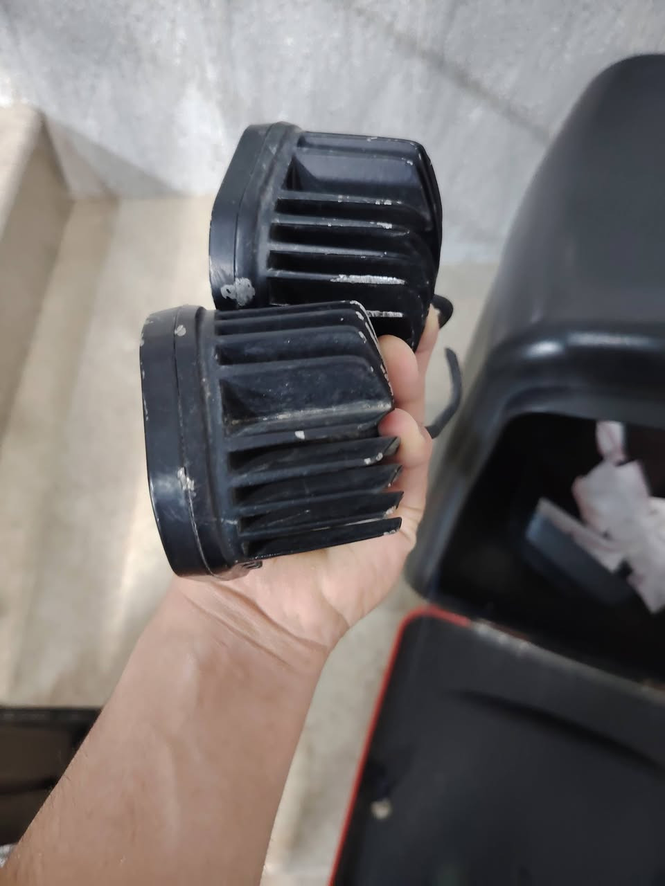 سلام عليكم هاذه صندوك قويه مو الخفيف صندوك نضيف كدام عينك
هاي بلوجكترات قويه كللش ناصي مالتهن اصفر عالي ابيض
سعر 100
مكان بغداد جديده
رقم ***********
