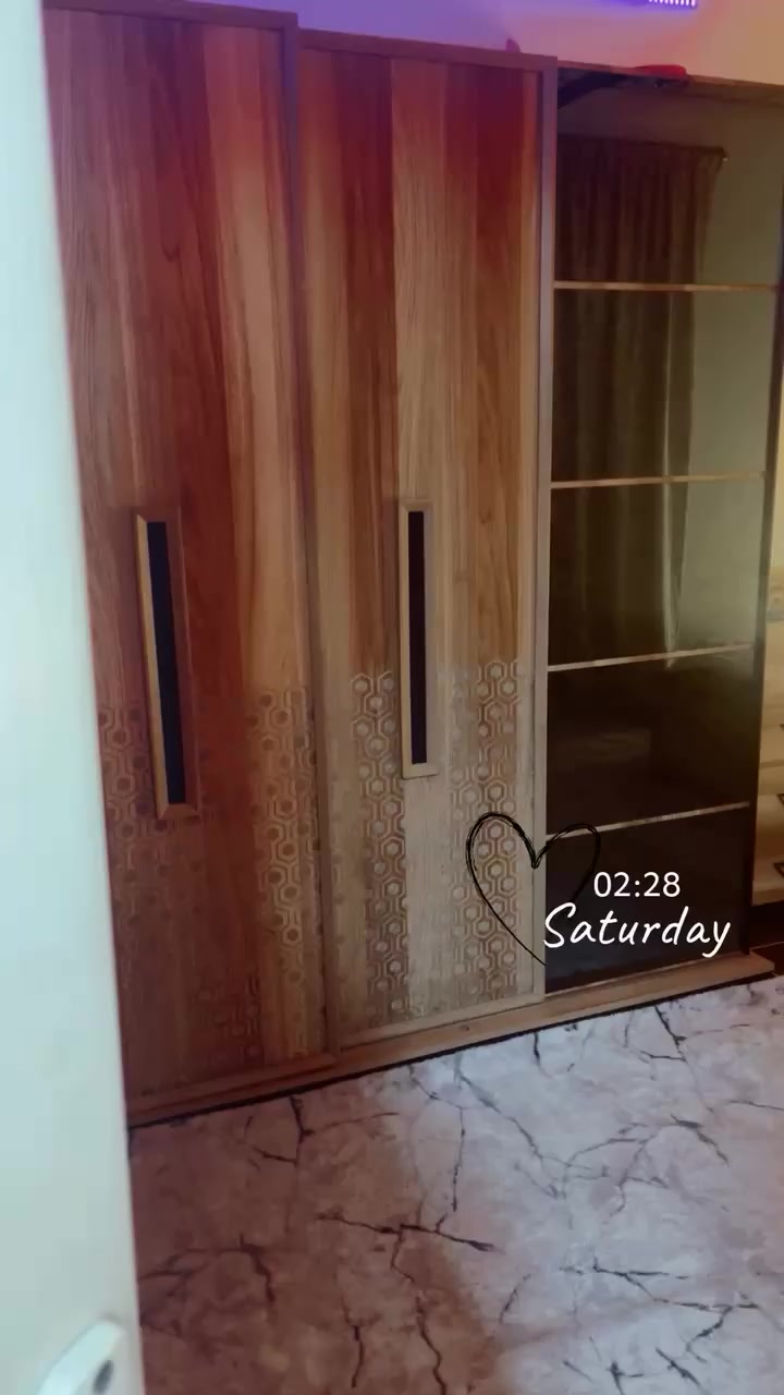 غرفة نوم 8قطع في سليمانيه بازيان السعر مليون 100غرفة جديده ونضيفه وبيها مجال بسيط ***********
