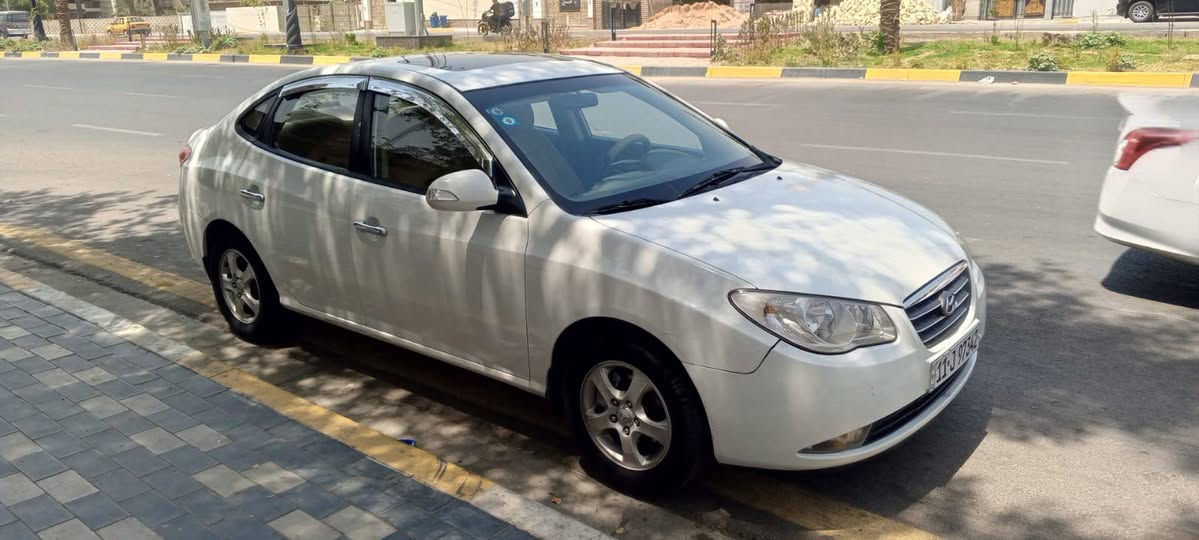 السلام عليكم النتره للبيع 2011 مكينه الف وستميه مافتوحه بيها تلاثه قطع صبق خليجيه *********** اتصل مكلف بل نشر
