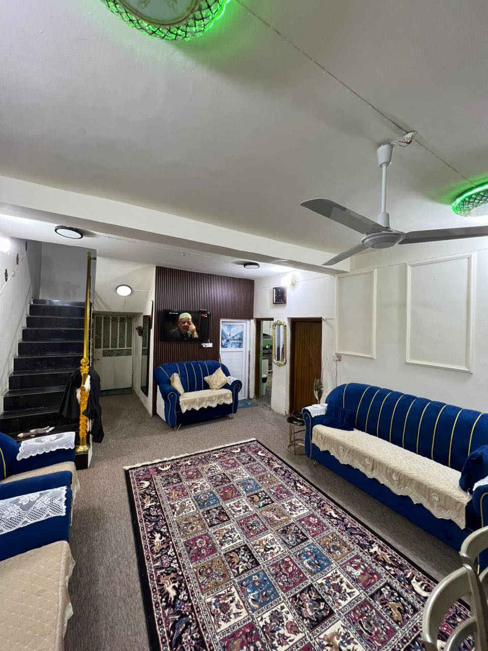 ♦️ بيت للبيع مطلوب مبادره 90 مليون ♦️
📍الموقع :العروبه الثالثه خلف گرين لاند
📏المساحه 200م
طابقين🏘️
♦️ الاول 
🔸استقبال 
🔸غرفة نوم واحده  
🔸صاله 
🔸مطبخ 
🔸صحيات داخليه+ خارجيه 
♦️الثاني 
🔸3 -غرف نوم 
🔸صاله 
🔸صحيات
🔸مخزن  
⤵️لتفاصيل اكثر التواصل على
 الصفحة او الاتصال على : 
***********
***********
أو زيارتنا في موقعنا 
📍  الديوانية ام الخيل السايدين  قرب مجمع الحسناوي
