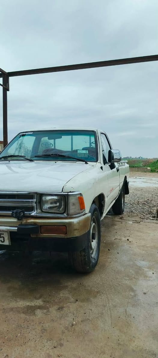 بيكم تيوتا89
رقم نينوى 
سنوية28
كابون بانزين
رقم دولي جديد
غرامة مصفرة
السعر47وبيها مجال
***********
