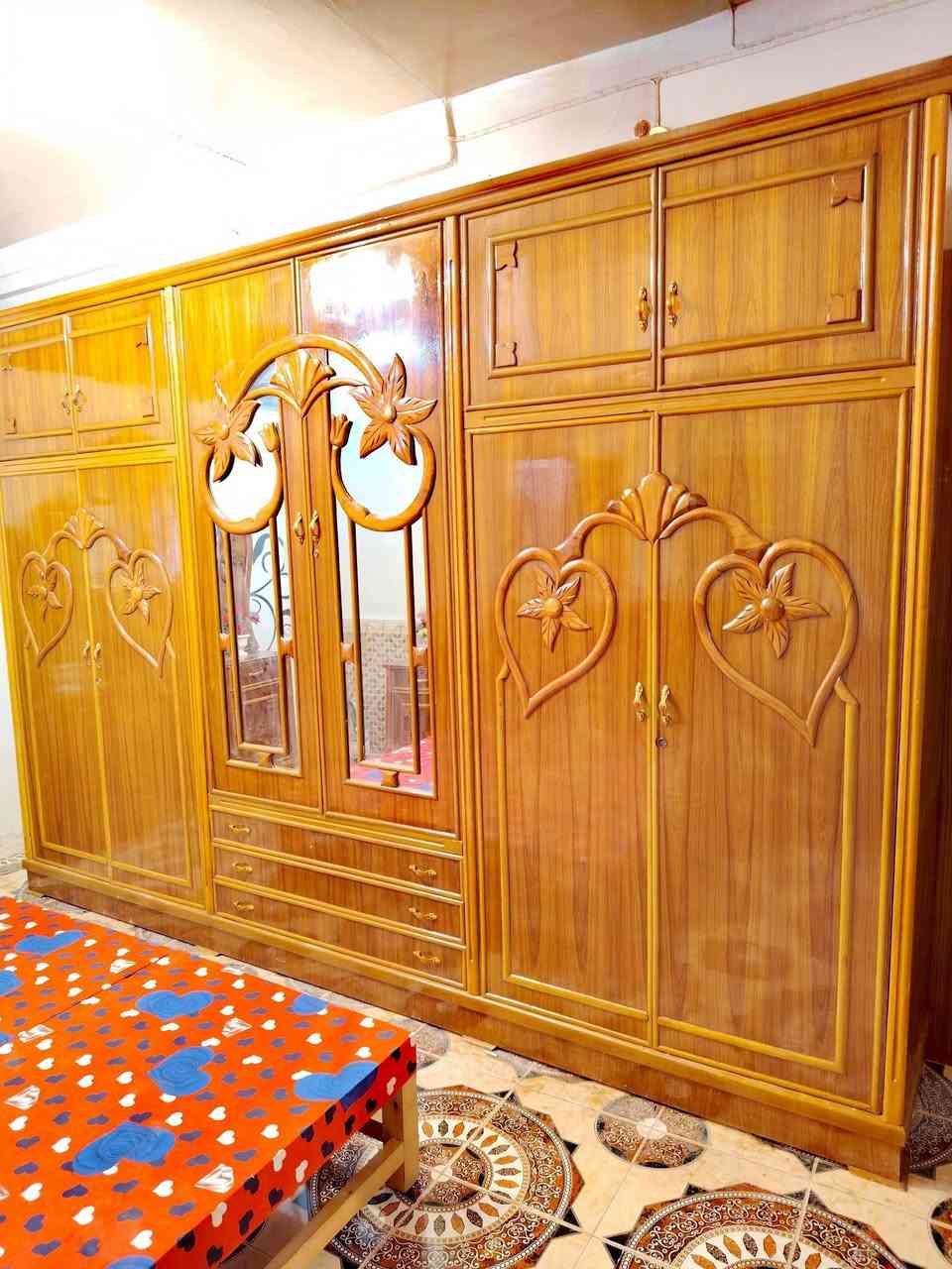 اللهم صل على محمد وآل محمد... غرفة اخشاب صاج تسكام درجه أولى داخل وخارج صاج ثقيل خمسه ملم موديل راقي ام السته طابقين صاج عراقي مستخدم اخت الجديدة جربايه دوشمه نضام تركي ضخامه وتسكام ثقيل زاويه كنتوريه ملحق بارتفاع الكنتور دوشمه وترتيب ضهر جرجوبه براغي ملحقات كامله مع شازلون أيضا تسكام للبيع الديوانيه اتصال ***********
