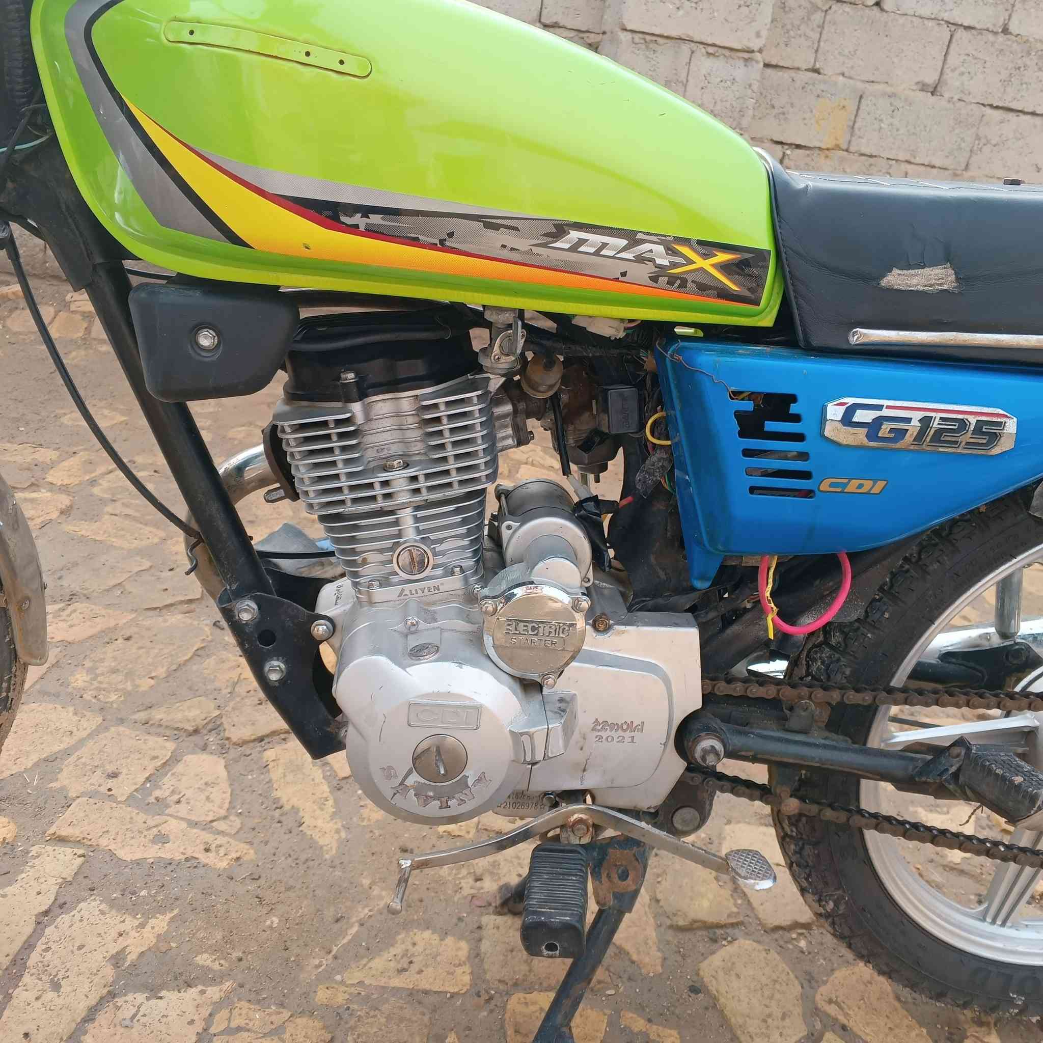 سلام عليكم
دراجة ايراني 22 كهربايات شغالة بس باتري ضعيف اوراق سكنر مكينة مفتوحة بوشة وبستم قبل سبوع سعر 375 وبيه مجال حك جية مكان المعامل


**إذا كنت صاحب هذا الإعلان وتريد حذفه لأي سبب، رجاءا أرسل رسالة إلى الدعم الفني**