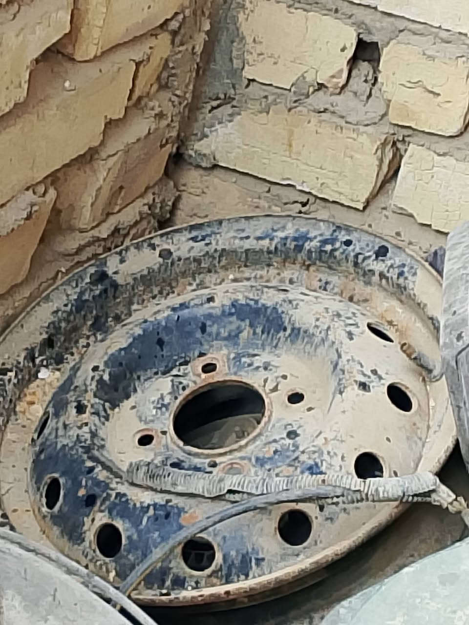 سلام عليكم
كبات بيجو روى بلادي بعدهن بنايلون الشركة 
ويل حجم 13 عدد 3
سيباية حديد تفصال بيجو روى 
داينمو 2 
جوك تبريد شغال وكلشي مابي
قيم وأخذ باليرضي الله 
مكاني الشعب الثعالبة 
***********
واتساب موجود
