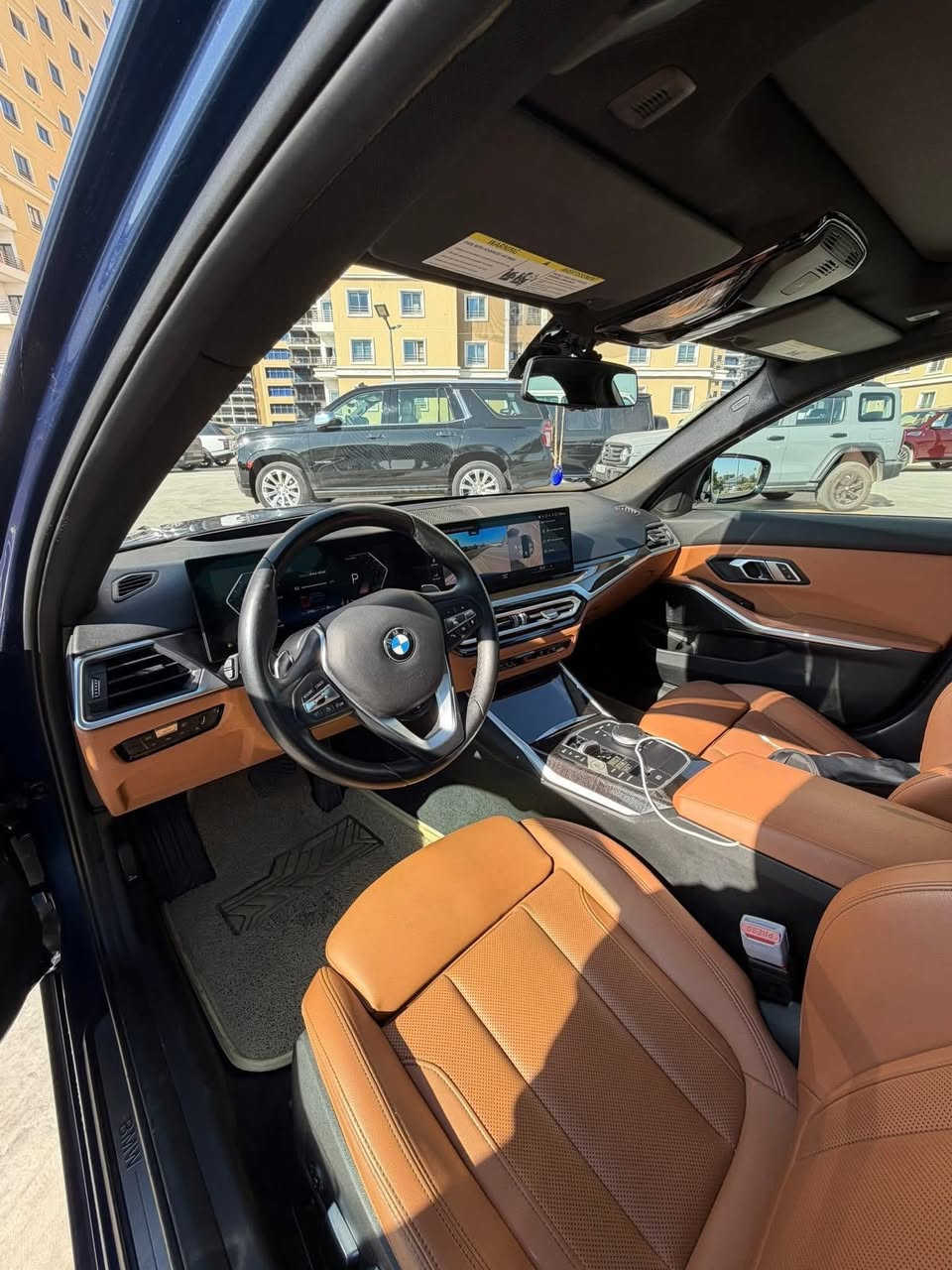 للبيع بي ام دبليو 330i تو ويل دفع خلفي
محرك 2000 توربو
حادث باب جاملغ امامي 
وايرباك طاك وراجع سستم
مواصفات 
كاميرا 360
كشنات كهرباء وتدفئه 
اللوان داخليه 13 لون
تبريد قطعتين
داتاشو
حساسات
بانورما
تحكم كامل بالمقود
لون داخل قرميدي ملكي
وبعد بيها هواي مواصفات خير من الله 
ماشيه 39 الف
رقم اربيل ب اسمي تحويل ثاني يوم
المكان بغداد بوابه العراق
السعر  295 وبيها مجال بسيط حك جيه
رقم تلفون ***********
