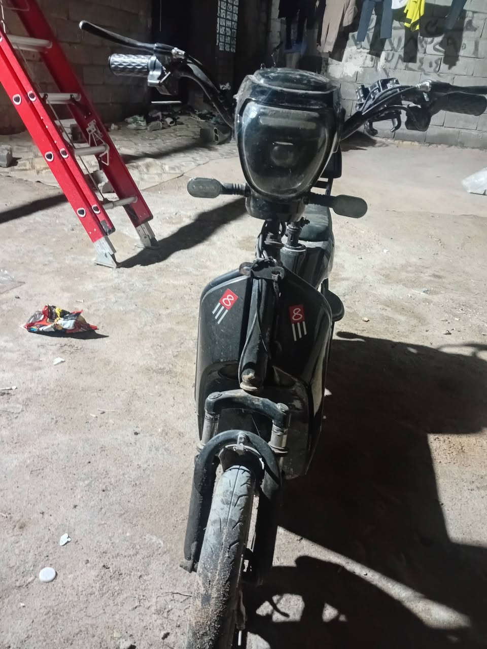 اسلام عليكم دراجه شحن للبيع عوزهه بطاريات فقط راسلني واكلك السعر مكاني البصره كرمة علي هاذ الرقم ***********موجود واتساب

