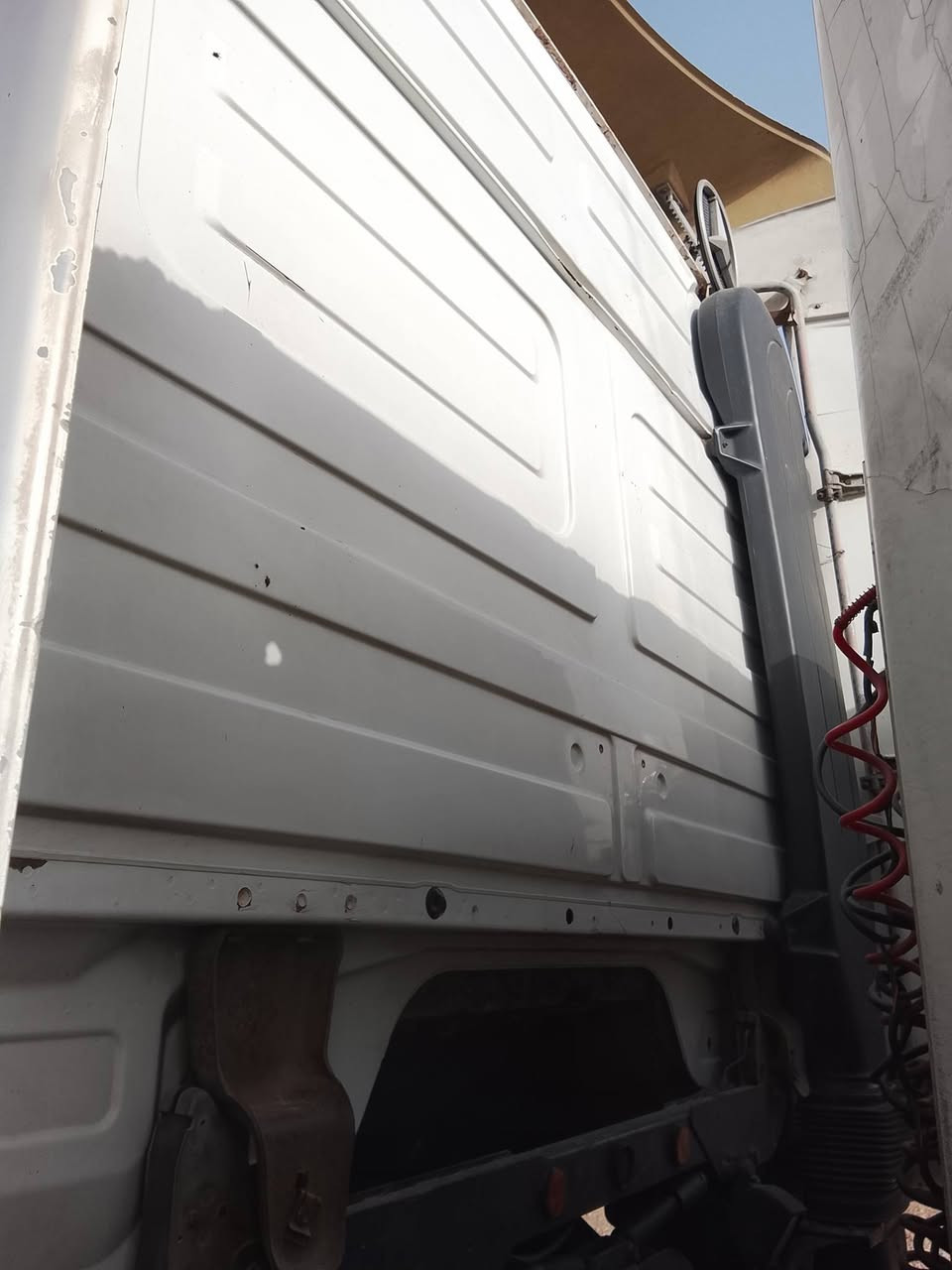 السلام عليكم كتروز موديل 2001 كفاله عامه  موجودة معرض حجي فؤاد الحميري قرب سريع حله بغداد على طريق صويره جبله قرب السريع الاستفسار *********** مع ضياء فرج الحميري
