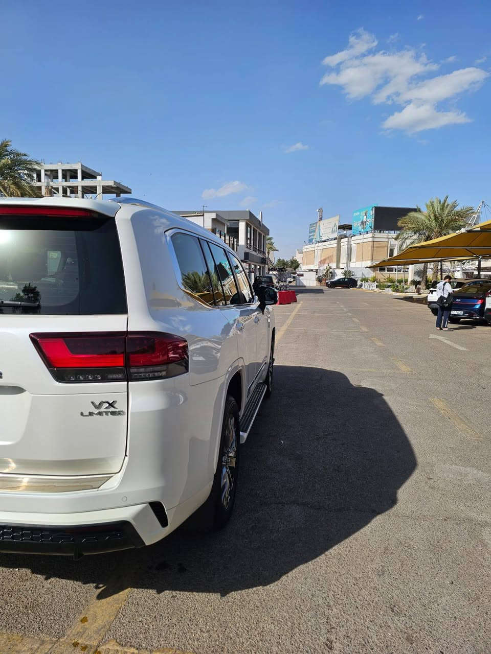 السلام عليكم لاندكروز VX ليمتد موديل 2023 داخل احمر ماشيه 5000 السياره زيرو ومكفوله السياره بريم ام الرادار رقم بغداد مميز السعر 71 وبيهه مجال مكاني المنصو نادي الصيد ***********
