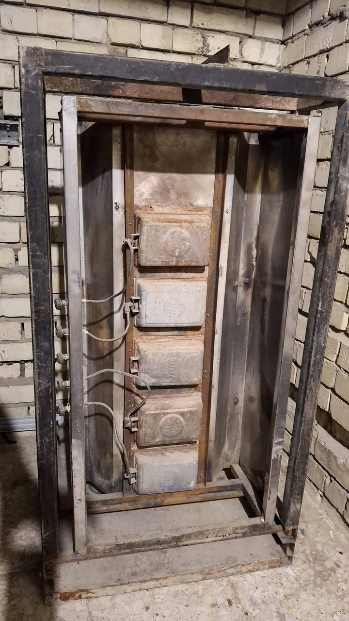 شوايه للبيع العنوان بغداد الأمين الثانيه   ***********
