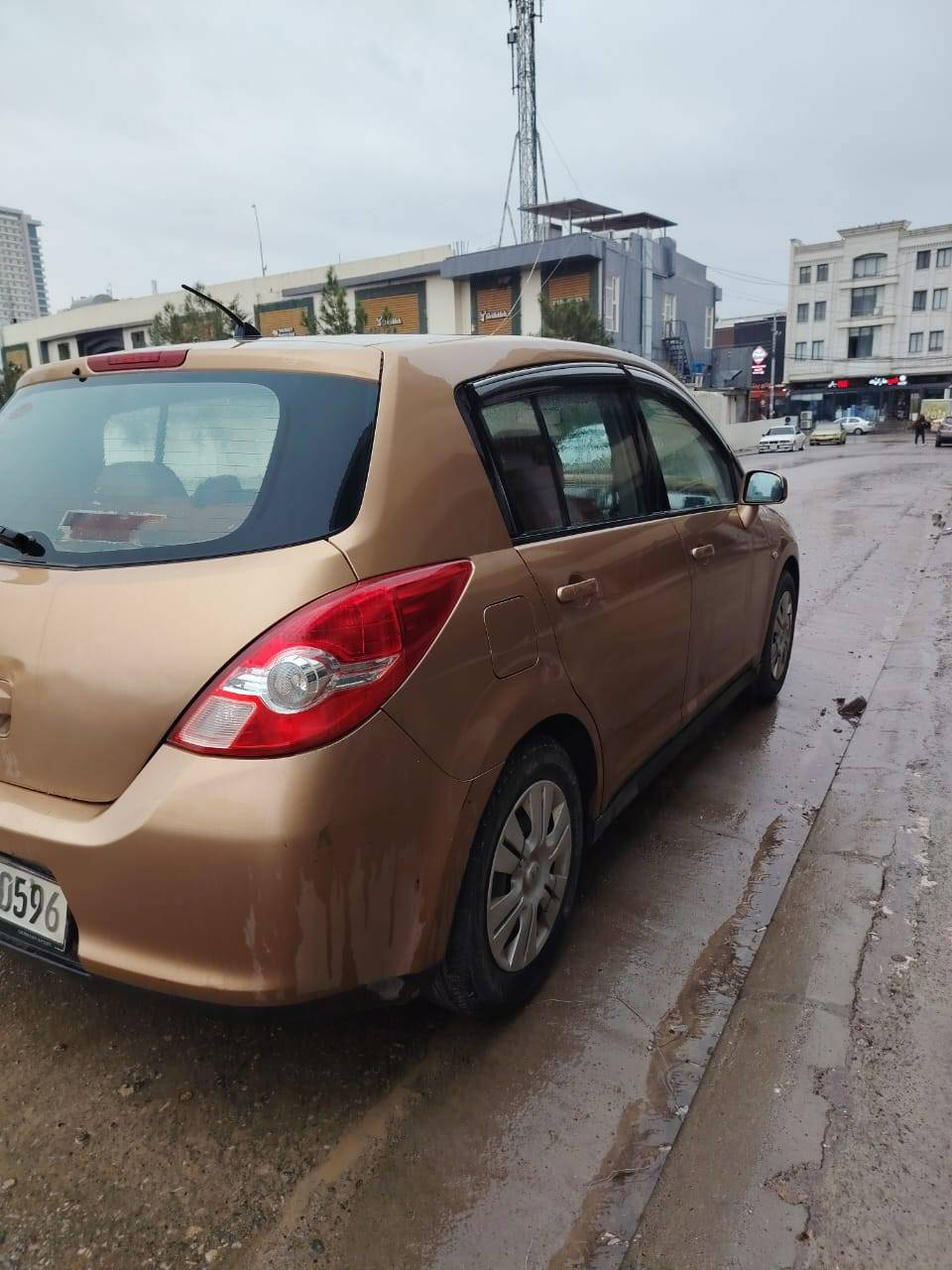 تیدا  2009 
چوار جام کارەبا  
گیر تۆماتیک  

دووپارەچەی سبوغە،  چاملغی پێشەوە لەی سایەق لیدراوە ، لەگەل چاملغی پشتەوە لای سایەق بەبی لیدان ،
لەگەل یەك جەمپی  پێشەوە   

70. مەجال 
*********** أربيل, العراق
