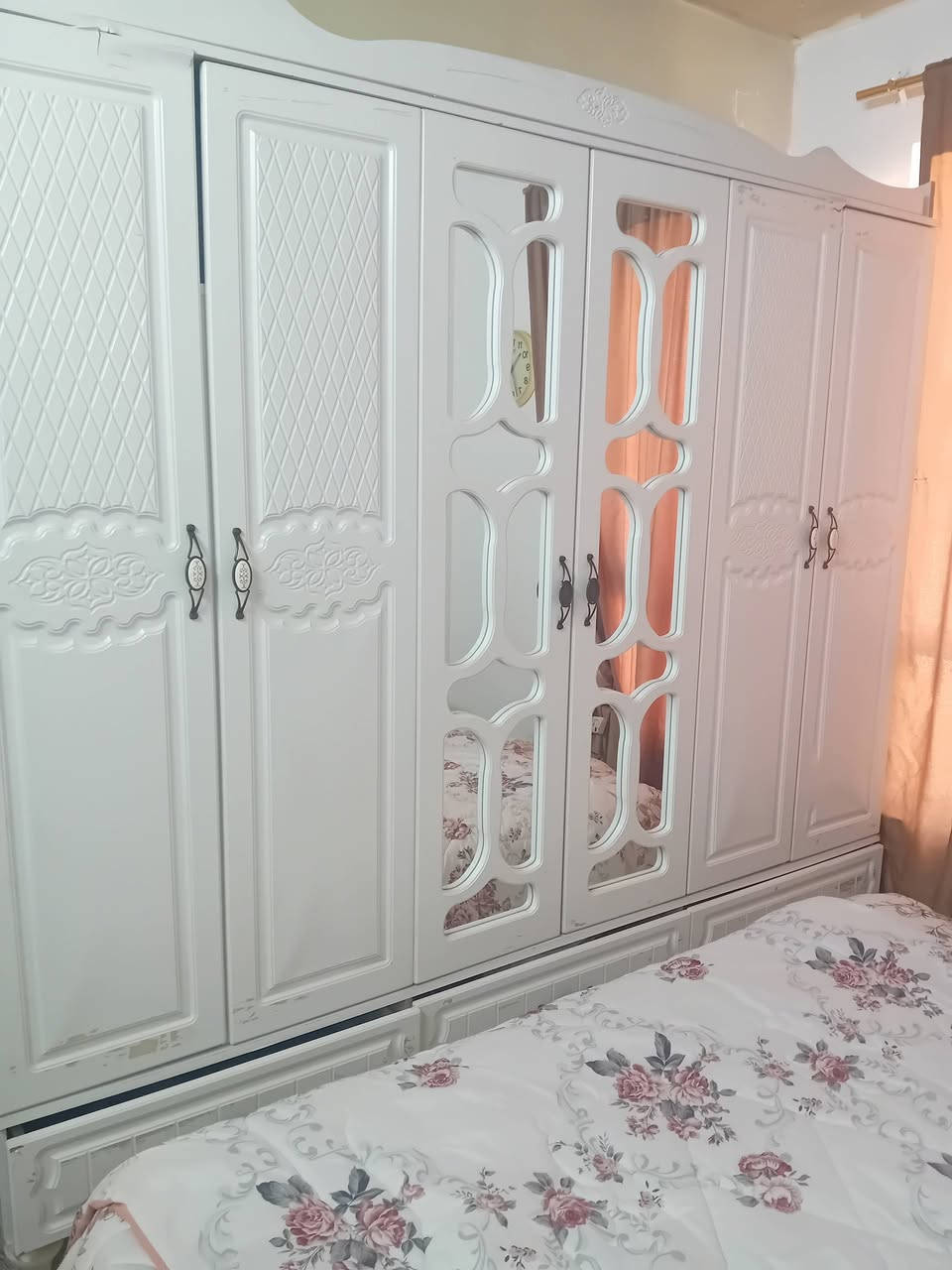 للبيع اثاث مستعمل ونظيف للتواصل على الرقم *********** وعالواتس ايضا
