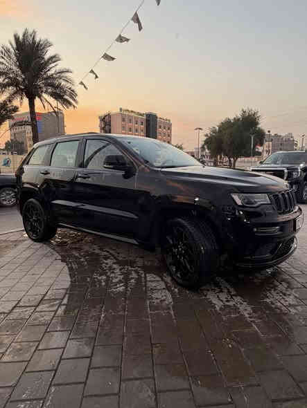 السلام عليكم للبيع جيب كراند شيروكي (S) 🙏🏻
موديل 2022 خليجي🚘وكاله هارلم 

السيارة بيه بارد بين البابين السكن اليمنه   فوك الدوسه 

مواصفات ال s فول 1/1

1-رادار امامي عدسه

2-محرك 3.6L (6v)

3-داخل احمر مختمه s
4-تحذير خروج عن المسار 

5-نقطة عمياء

6-دفع 4x4

7-فرش المقاعد جلد الأمامية كهرباء 

8-المقاعد الأمامية تدفئة وتبريد 

9-ذاكرة حفظ وضعيات الجلوس 

10-تدفئة ستيرن 

11-سقف بنورما 

12-شاشة حجم 4.8 

13-نظام خاص لطرق الوعرة 

14-مصابيح الأمامية زنون 

15-مصابيح LED

16-كشافات ضباب زنون 

17-تشغيل عن بعد 
18-صندوق كهربائي  
19-حساسات امامية 

20-حساسات خلفية

21-كامرة خلفية

22-ويل قياس 20 اسود لماع 

23-المرائة بـ خاصية التعتيم الذاتي 

24-مرائة امامية كهرباء 

25-بلوتوث تلفون 

26-تحديد سرعة 
27-تحديد مسار 

28-نظام تشغيل وإطفاء أتوماتيكي 
29-نظام بريك اتوماتيكي 
باقي مواصفات S معروفه سياره جديده باسمي تحويل مباشر
رقم
مكان سياره شارع فلسطين 
السعر:365💸💸وبي مجال👋🏻🤍

لاتصال والاستفسار:  ***********
