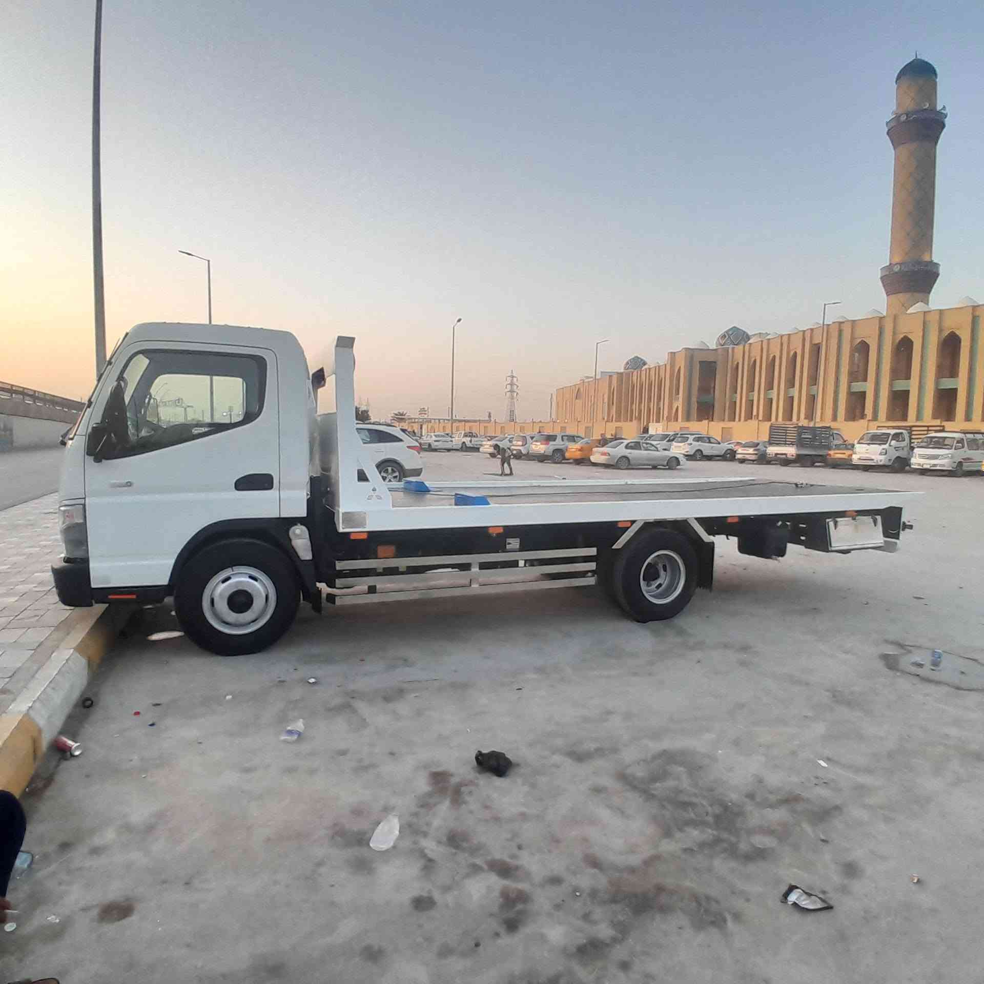 سلام عليكم كنتر للبيع موديل 2020 سياره ماشيه 109 بدي  جديد سياره اخت زيرو إستفسار ***********

