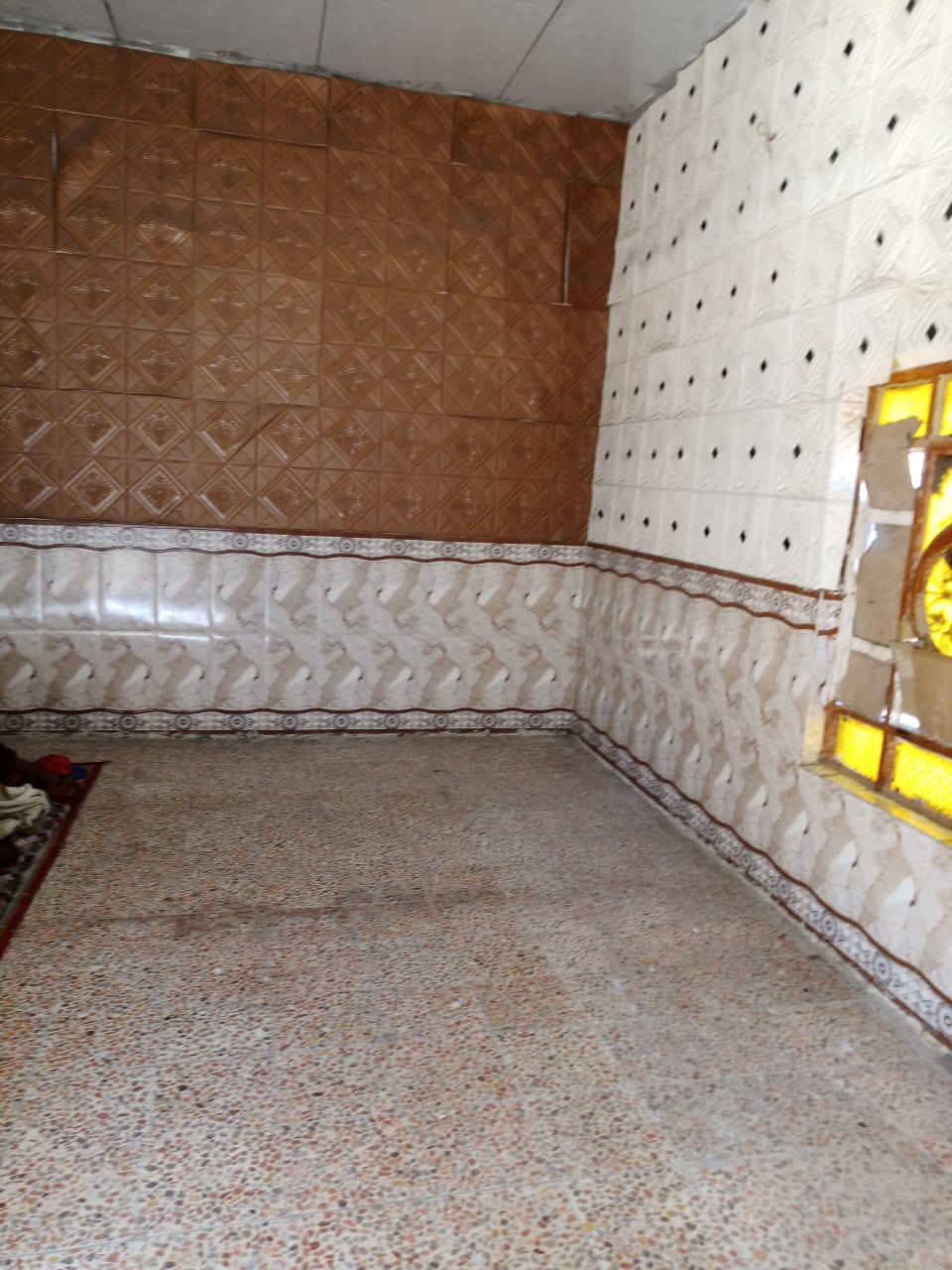 سلام عليكم بيت بياسين خريبط المساحه 280البيت يتكون 3 قرف ومطبخ وصاله وديوان وحمامات خارجيات ألبيت تجاوز ما عليه لا زاله ولا تبليغ شاهد ونسئل المنطقة وتأكد بنفسك ألبيت مرتب كهرباء 4 خطوط ماي على شارع السعر 15مليون وبيه مجال بصيط كلش(***********
