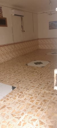 بيت زغيرومرتب للايجار وسعر جدا مناسب يتكون من ديوانيه 10امتار وصحيات  ...