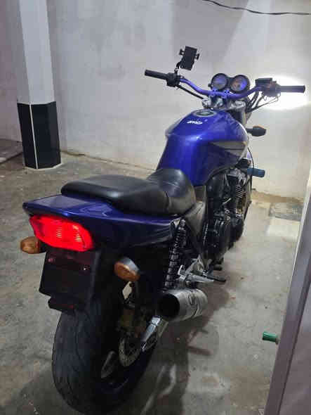 السلام عليكم اخوان دراجه سيبي  400للبيع دراجه احله من الصوره مكينه مامفتوحه اوراق كامله موديل 2007السعر 16اوبيهه مجال عنوان المقداديه رقم الهاتف ***********رحمه الوالديكم بس الشراي ايدك
