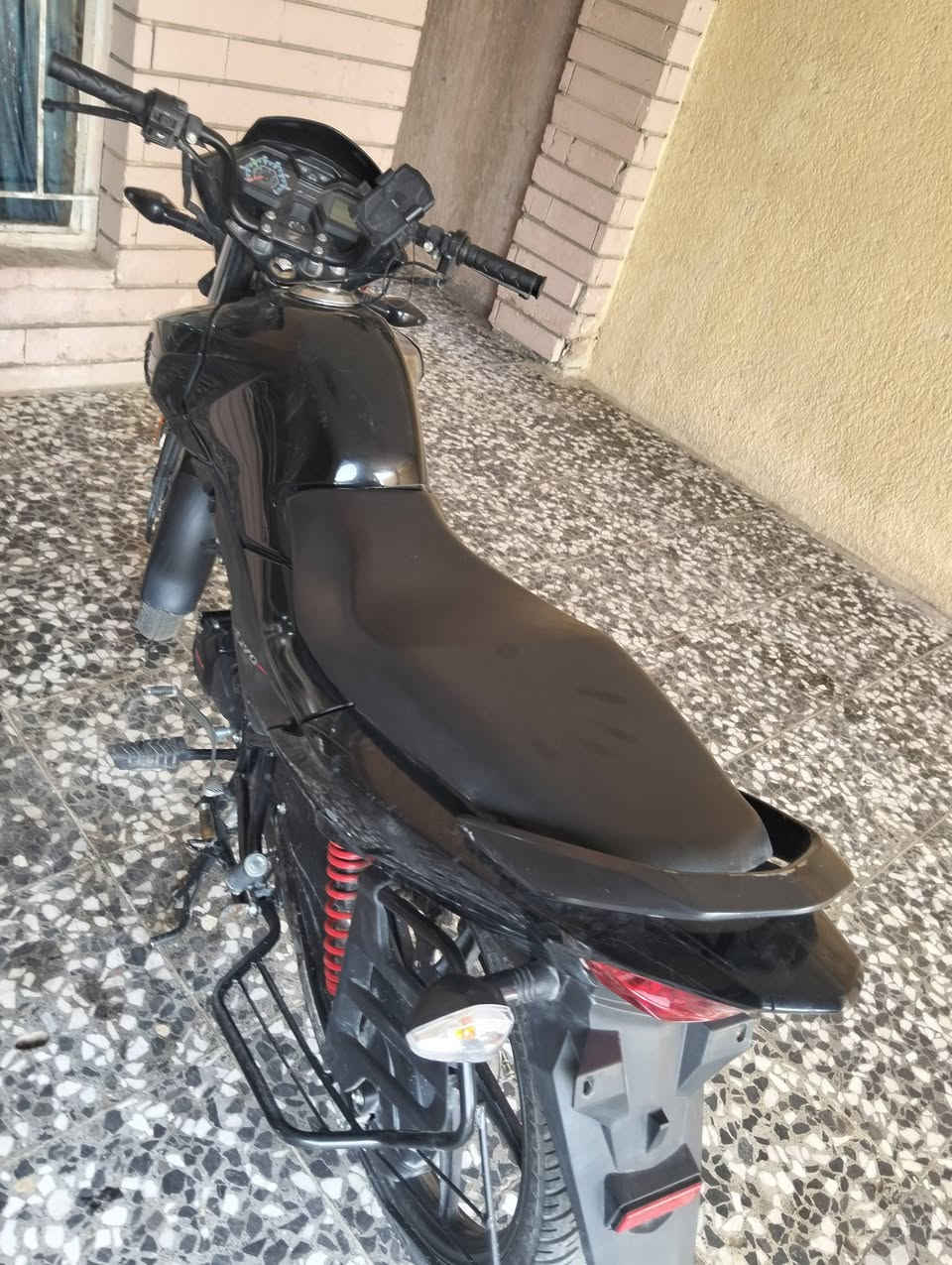 سلام عليكم شباب دراجة البيع مرقم بغداد مضمونه من كلشي المكان بغداد بل بلديات رقم ***********
