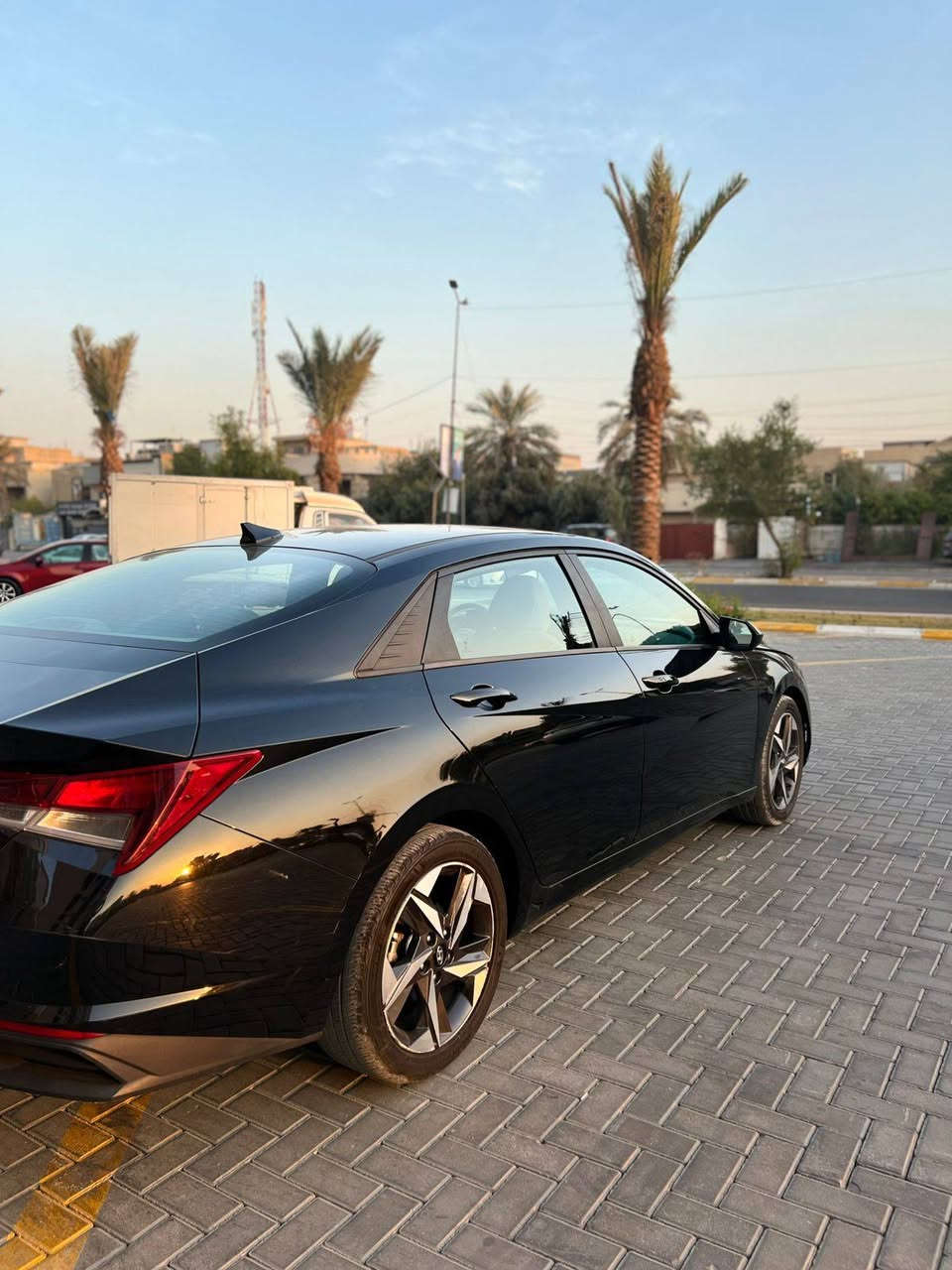 السلام عليكم
هيونداي النترا 
موديل 2023 
صبغ جاملغ وحافه البنيد بدون دواخل بدون ايرباك
رقم اربيل الدولي بسمي
محرك 2.0 دوش 

 مواصفات 
⚫️ دخول ذكي 
⚫️ تشغيل ذكي 
⚫️ جنطه ذكيه 
⚫️ تشغيل عن بعد 
⚫️ حساسات اماميه و خلفيه 
⚫️ شاشة تدعم كار بلاي ، اندرويد اوتو
⚫️ كامرة خلفيه دواره 
⚫️ لايت لد + عدسه 
⚫️ لايت لد خلفي متصل 
⚫️ تدفئة كشنات 

مكان السيارة بغداد الدوره 

~ السعر  145 بيها مجال بسيط 

***********
