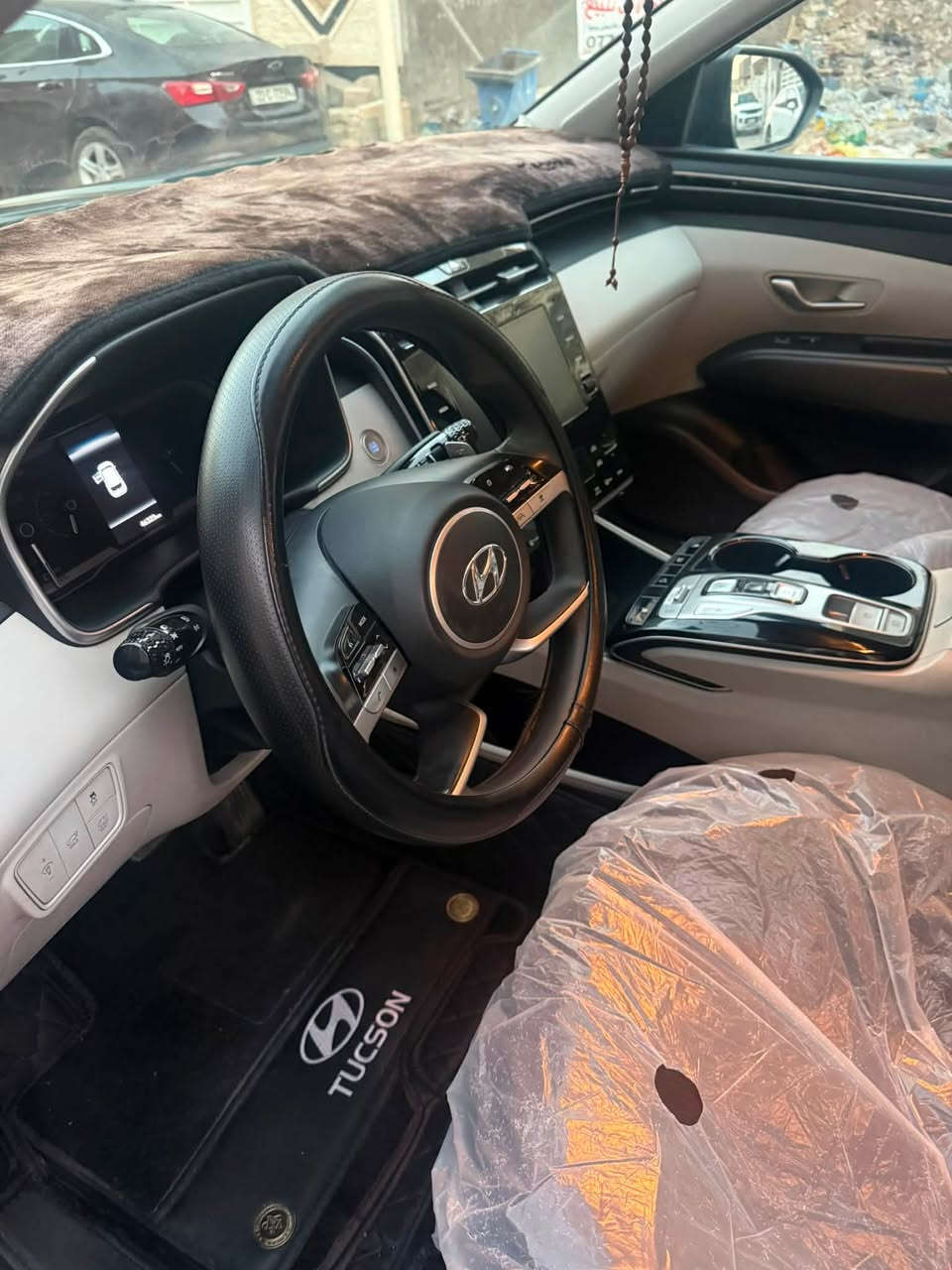 سيارة هونداي توسان 2023 فئة blue هايبرد وبانزين
نظام الدفع رباعي

شاشه حديثه carplay-apple-android -auto

مقاعد تدفئه تبريد وتحكم كهربائي

نظام التشغيل والدخول بصمه 

الإضاءة led 

نظام تجنب الاصطدام الامامي

نظام التحذير 

نظام المحافظة على المسار

عنوان بغداد الكرخ

تصال ***********

