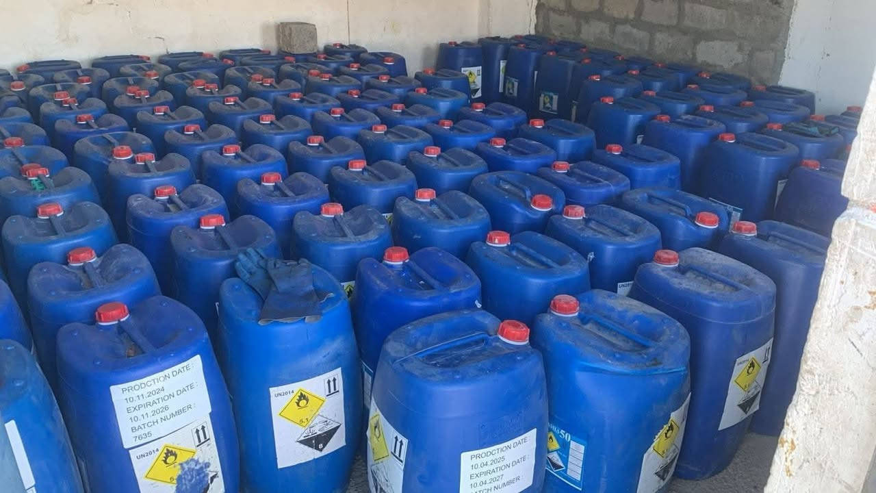 وفر أكثر… واحصل على الأفضل مع WellTreat Chemicals Supply 
**بضاعة جاهزة للتسليم الفوري – بأسعار لا تُقاوم وجودة مُطابقة للمواصفات العالمية!** 
📞 **للاستفسار والطلب:**  
📱 0770 002 0851  
📱 0751 155 2587
