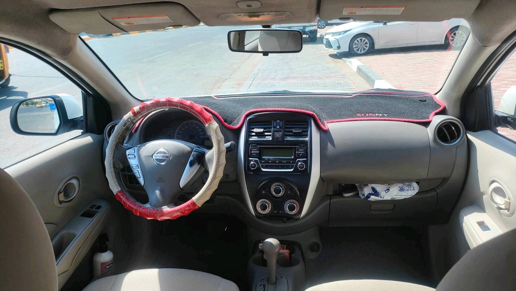 سلام عليكم. 
نيسان سني هندي موديل 19
رقم كربلاء الدولي باسمي تحويل مباشر
كير مكينة تبريد مكفولات 
حداديه نص عمر، نوزلات بلكات باتري تخم تاير كله جديد
مابيها صبغ فقط بالمشور اثر طخات ستوته ومامعمرات.. مكاني كربلاء السعر91وبيها مجال بسيط.. 
ت/***********..
