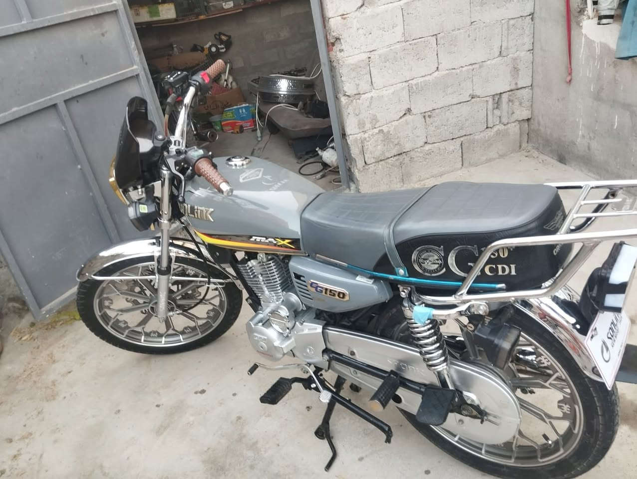 سونك موديل 25 محرك 150 دراجه كلها شرط سعر 700 وبيها مجال للتصال ‭0788 598 4553‬
