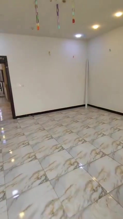 شقه طابق اول معزوله مساحه ١٥٠ متر السعر ٧٥٠ الف 
في العامريه المربع الذهبي بس تدخل بشارع المنضمه ٣ فرع على اليمين  غرفتين نوم 
***********
