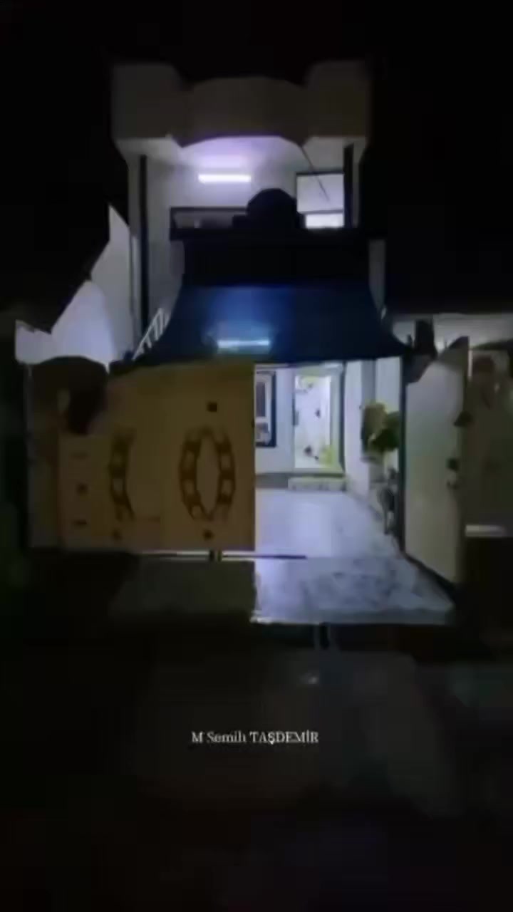 دار للبيع طابو صرف شرط التحويل
مساحه الدار ١٠٠ متر طابقين درج خارجي
كركوك حي العسكري مقابل قاعه بسطاملي خلف ماركت النور
يحتوي على غرفة نوم وهول مع مطبخ واستقبال صحيات داخلي و خارجي و كراج مع درج خارجي
الطابق الثاني نفس محتويات الطابق الأول
منطقة خدمات كامله قريبه من الشارع العام و المدارس
بيت نظيف ارضيه سيراميك (كامل البيت) الدار درج داخلي يرهم سكن لعائلتين او يرهم للايجار الوارد شهري (٤٥٠ الف) 
السعر علق بكلمه تم يجيك السعر على الخاص
للاستفسار الاتصال على ***********
او زيارة مكتب قصر الصيادة للعقار حي العسكري قرب جامع صالح بهاءالدين بصف المستوصف
