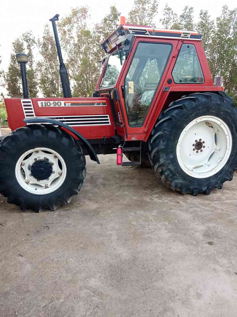 سلام عليكم مكينه للبيع فيات مكفوله من كل شئ تكمه عريضه اكسن بارز وراها فدان 14 البير جديد سعر 35 مكاني كربلاء ***********
