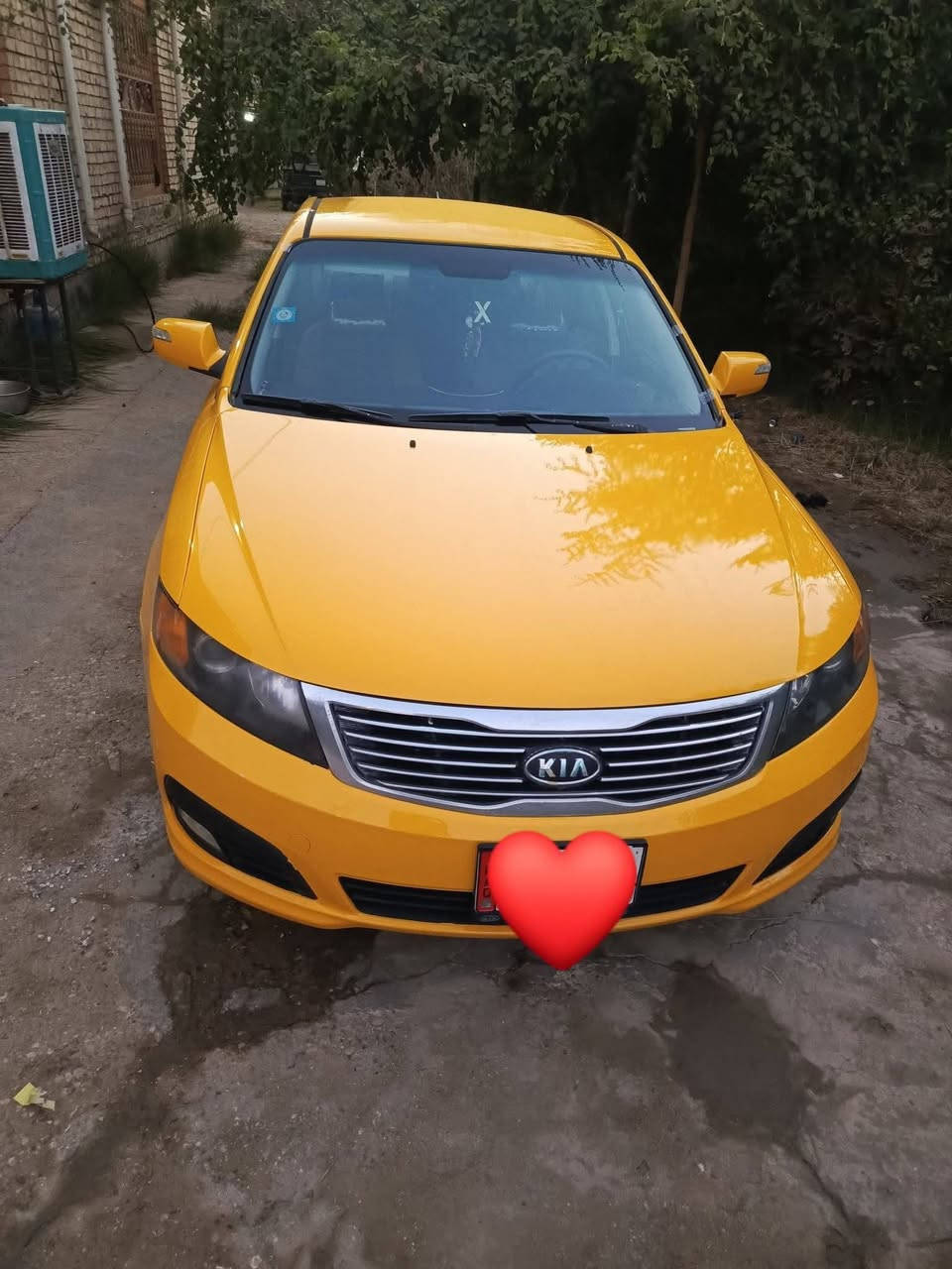 السلام عليكم كيه اوبتمه 2010وارد أمريكي. السياره حادثه خشم بنيد بدون دواخل. فقط محركه 2400  محرك وكير خير من الله وتخم تاير جديد صبغه جديده حداديه جديده الستفسار *********** السعر 117بيه مجال قليل     بسمي مداور ثاني يوم سنويه لل28 مصفره هيه وغرمات
